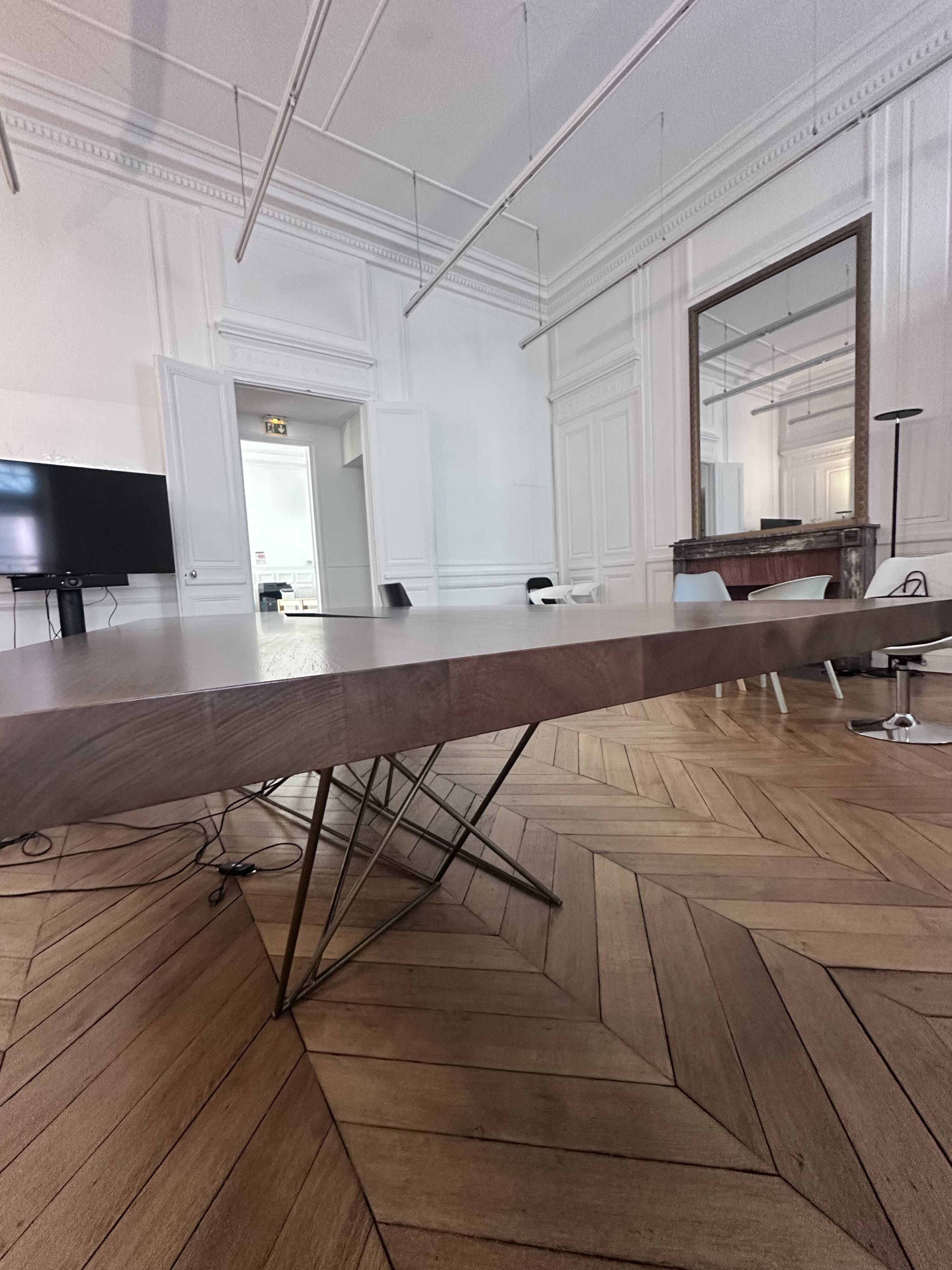 magnificent table Bruno Moinard