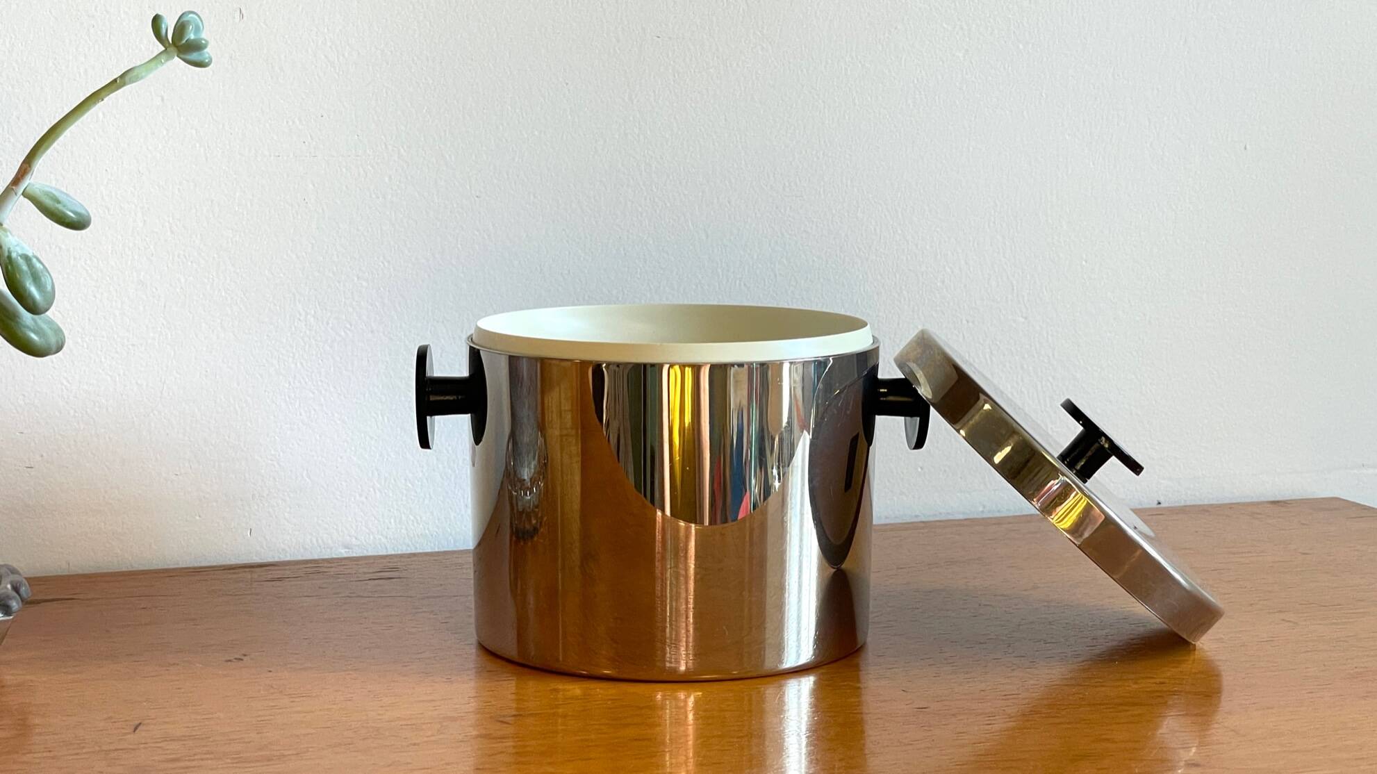 Ice cube tray by freddo therm - swiss patent international