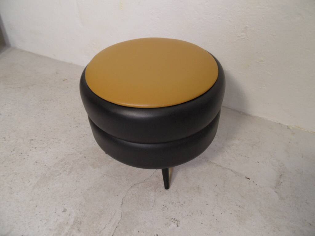 Vintage skai pouffe