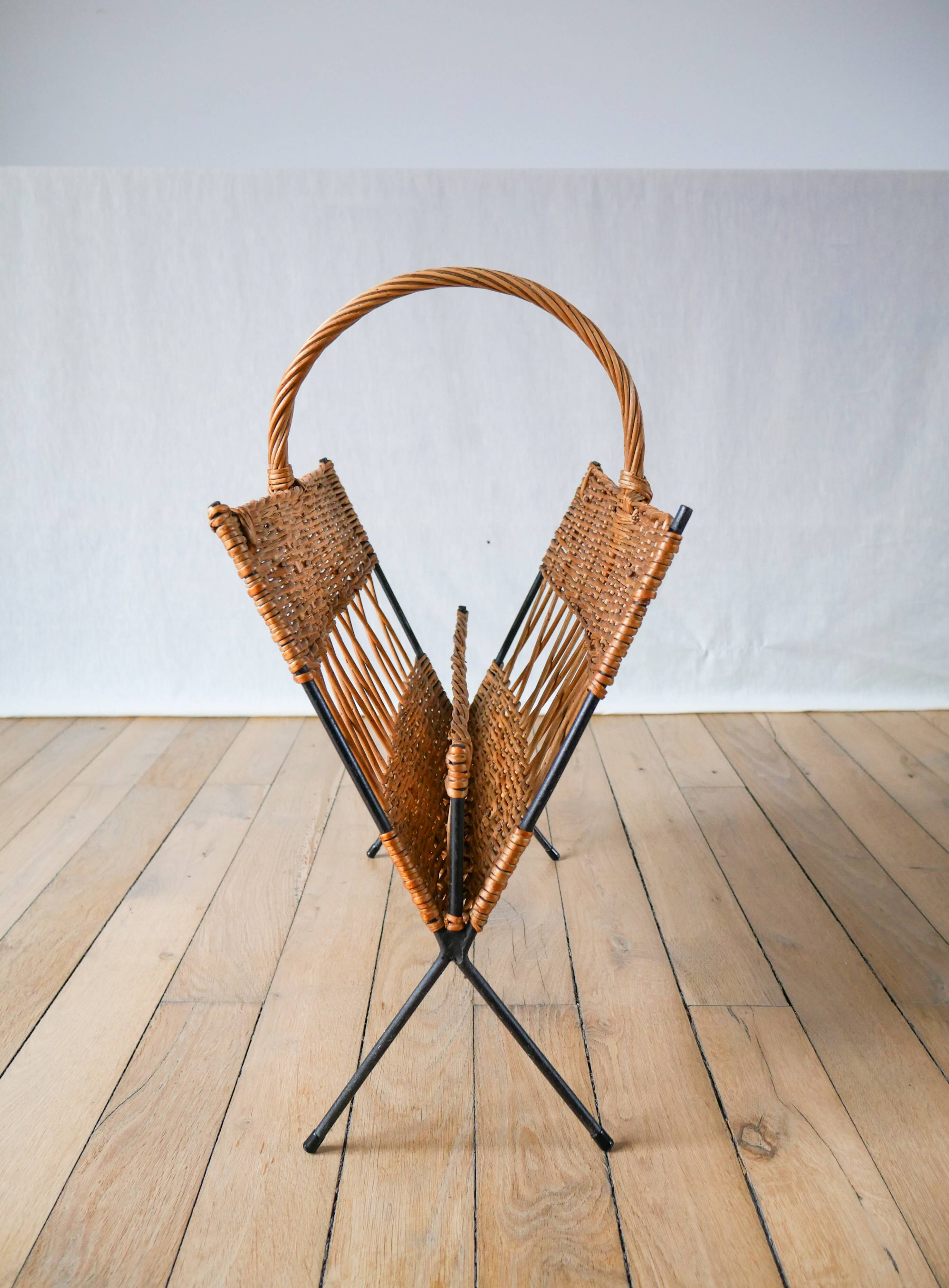 Modernist rattan and metal magazine rack 1970
