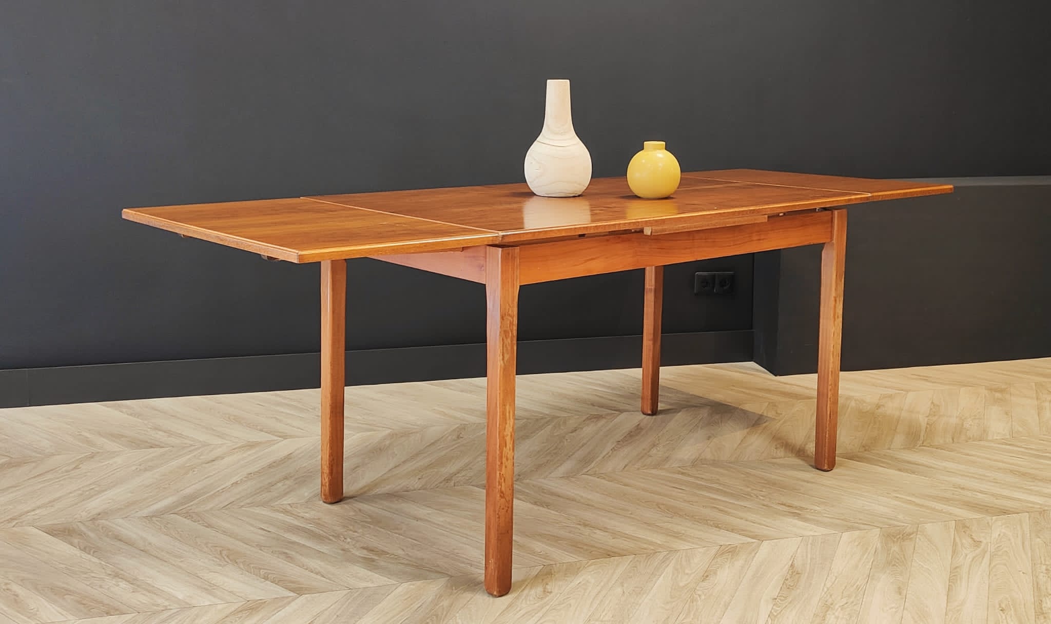 Mid century extendable dining table | vintage