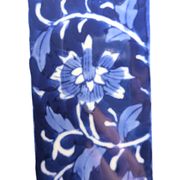 Porte-parapluies en porcelaine bleue et blanche, décor de paysage, années 1970-1990