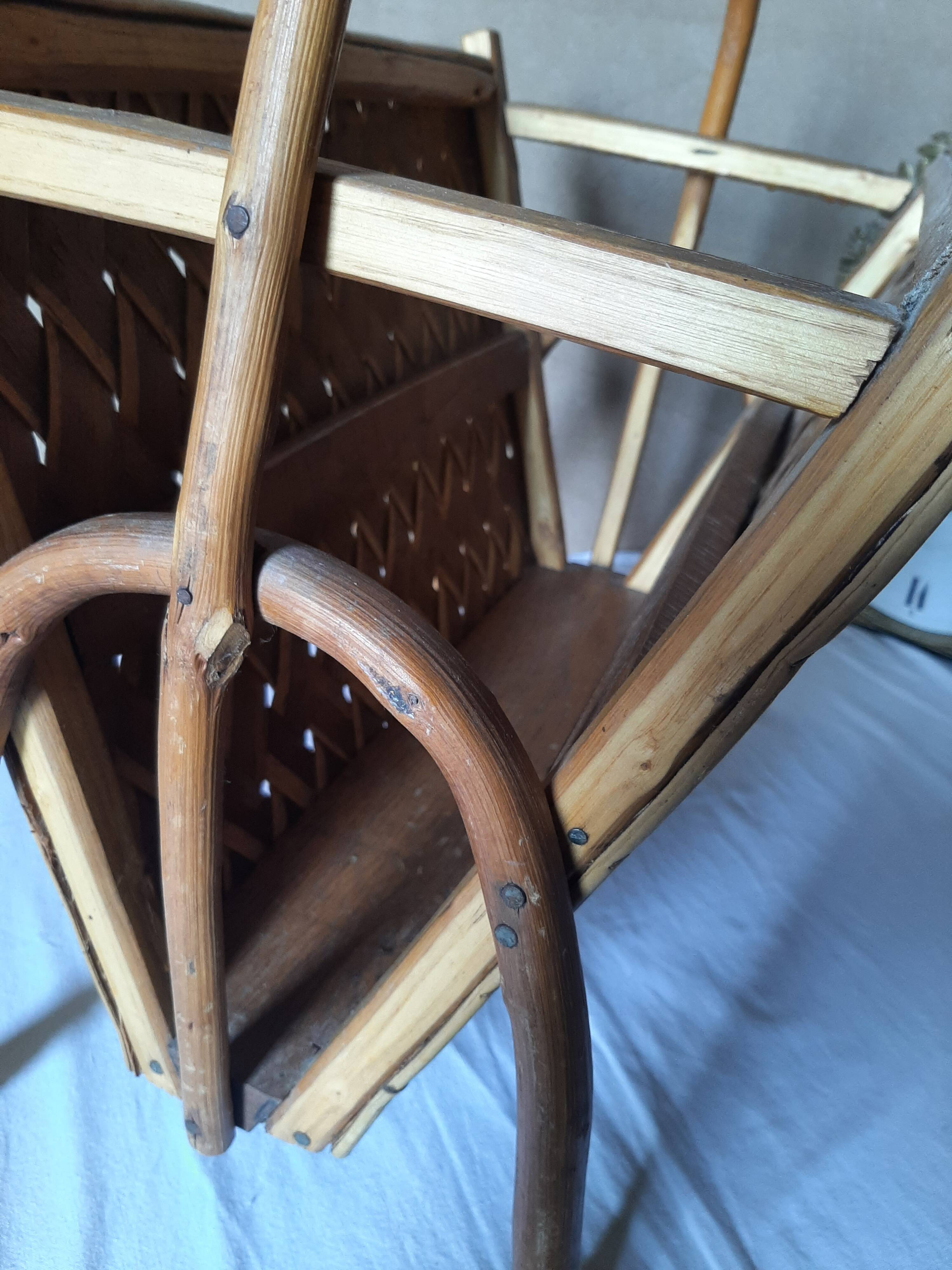 Porte revue vintage en chataignier