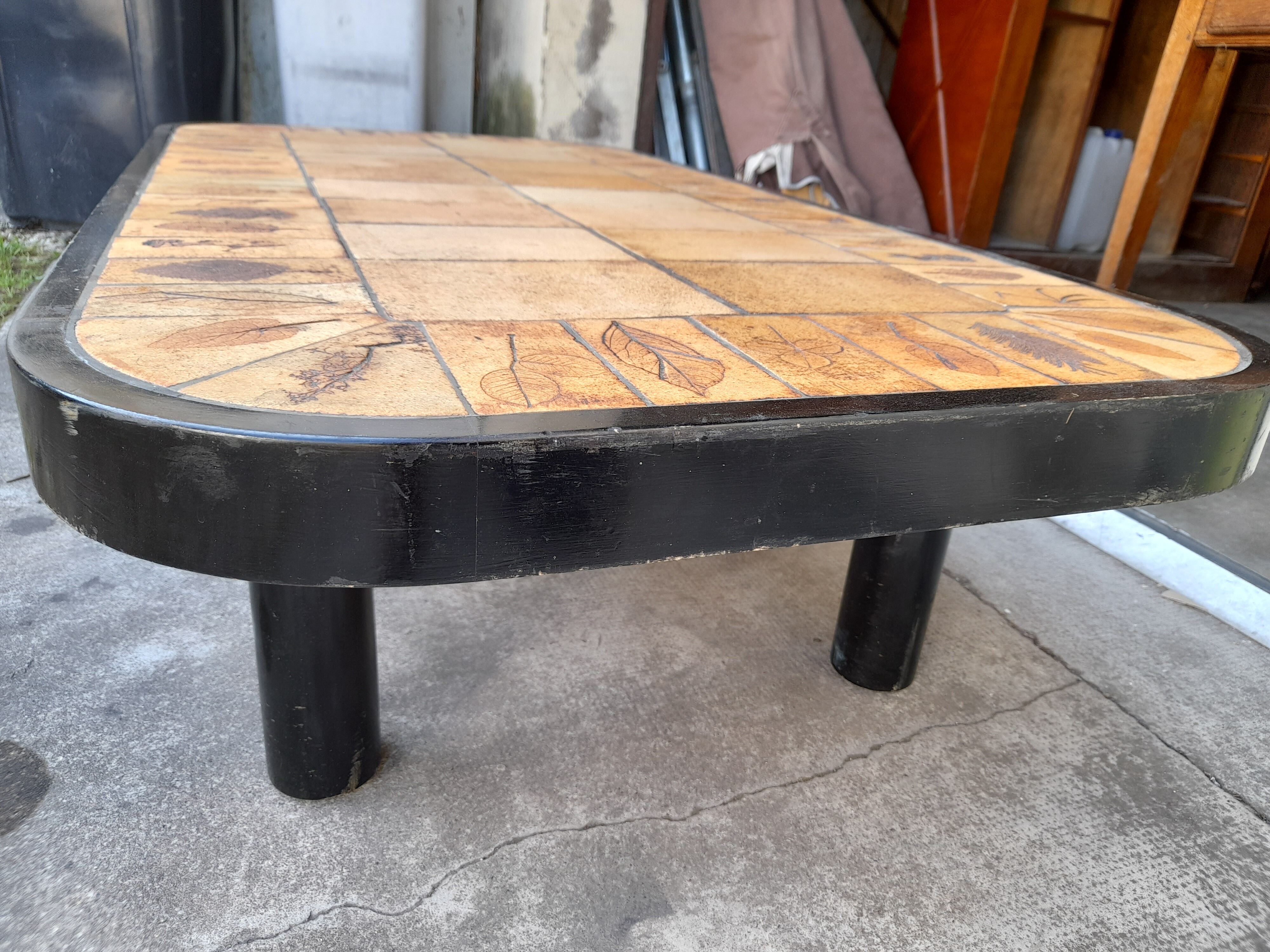 Coffee table signed Roger Capron model Garrigue