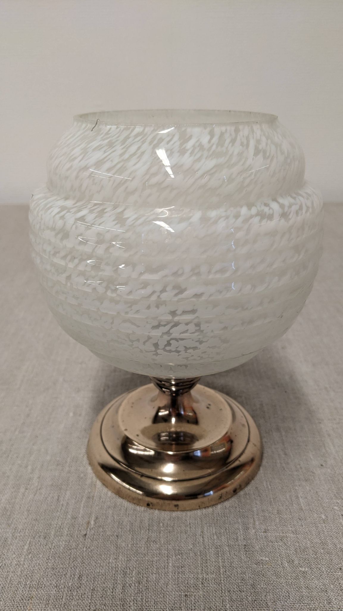 Art Deco bedside or ambient lamp in glass from Clichy, France, circa 1920.