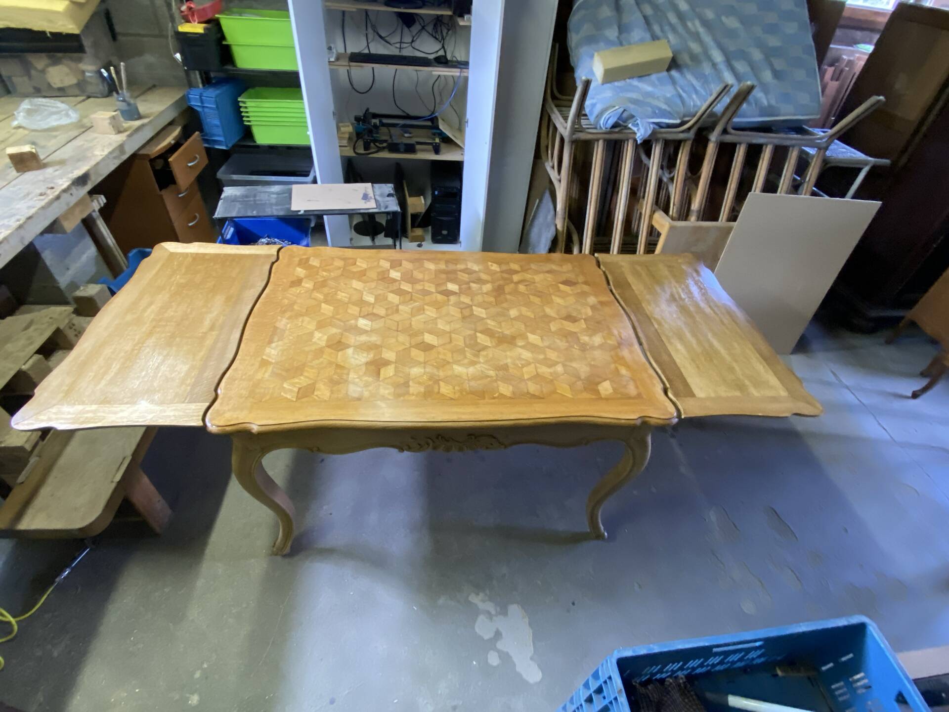 Superb Solid Oak Dining Table in Louis XV Style