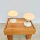 Paire de lampes champignon — Opaline blanche et métal laqué — Années 70