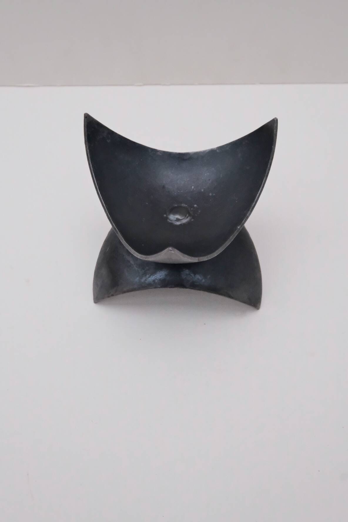 Bougeoir en acier signé, 1970