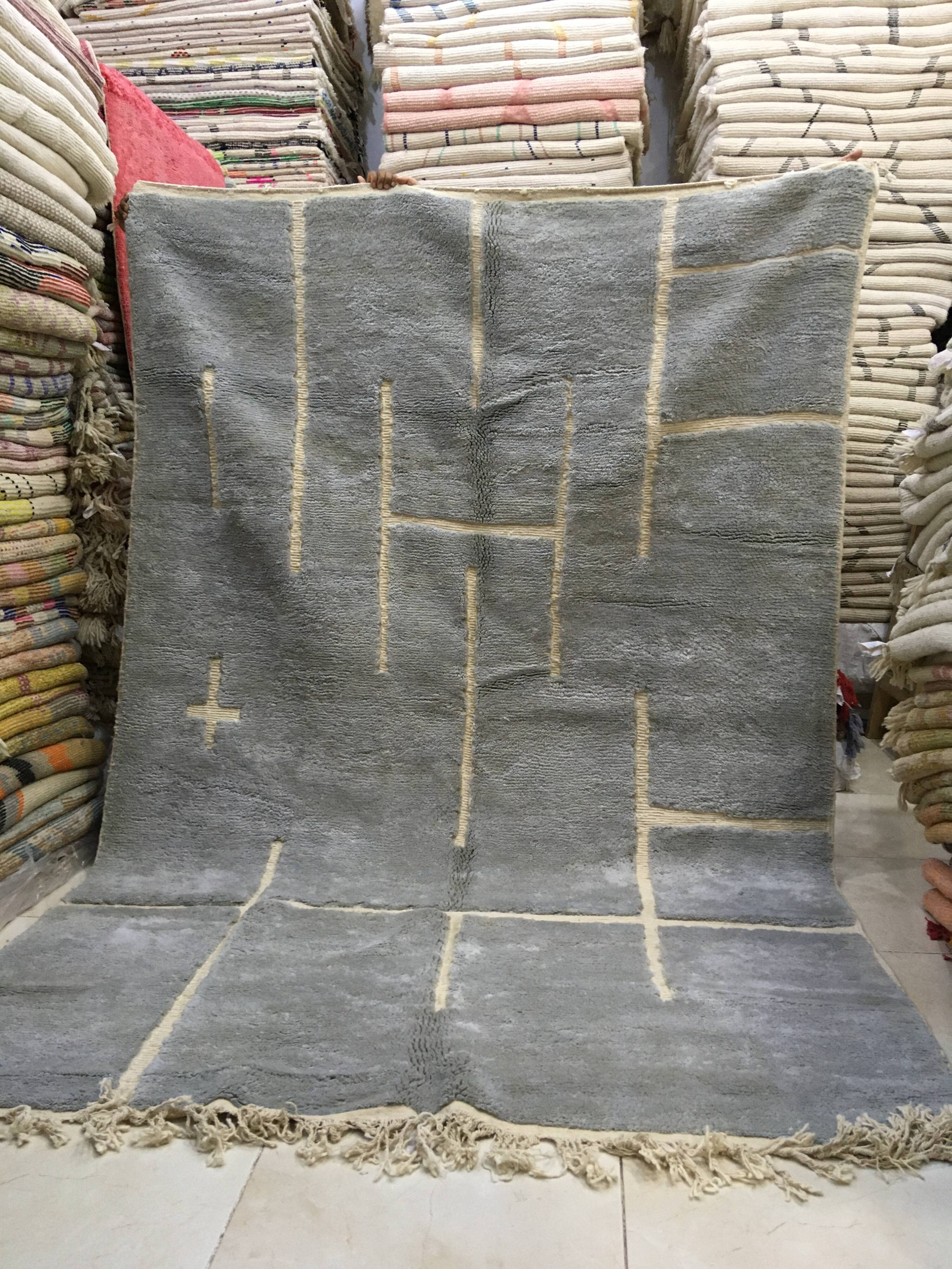 Moroccan Berber beni ouarain rug 3m10 x 2m02