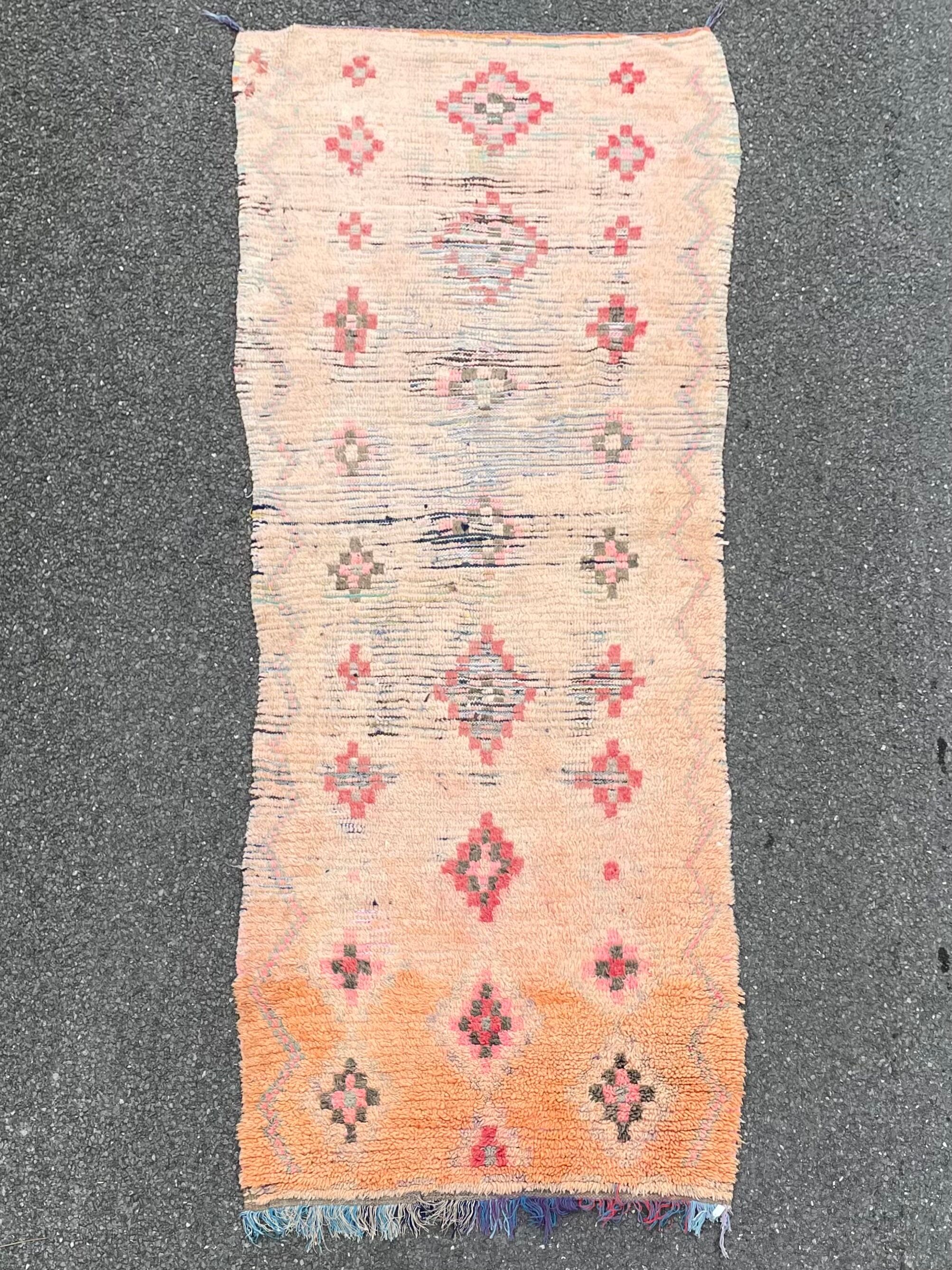 Berber rug Boujaad old 110x300 cm