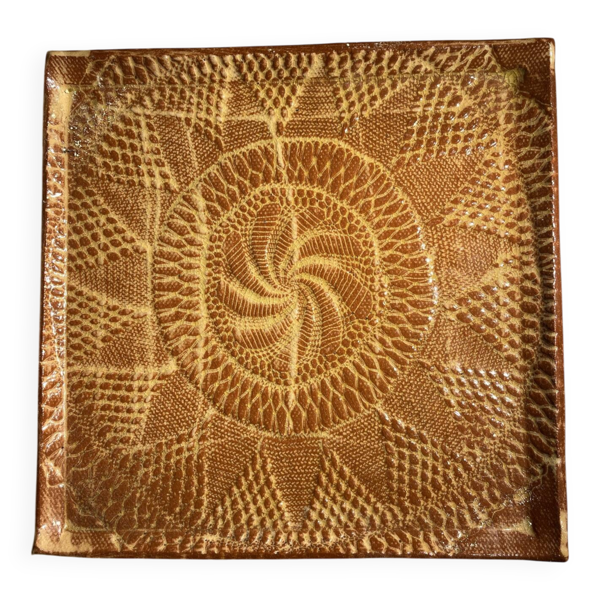 Large square vintage ceramic plate – raised lace decoration – 20 cm