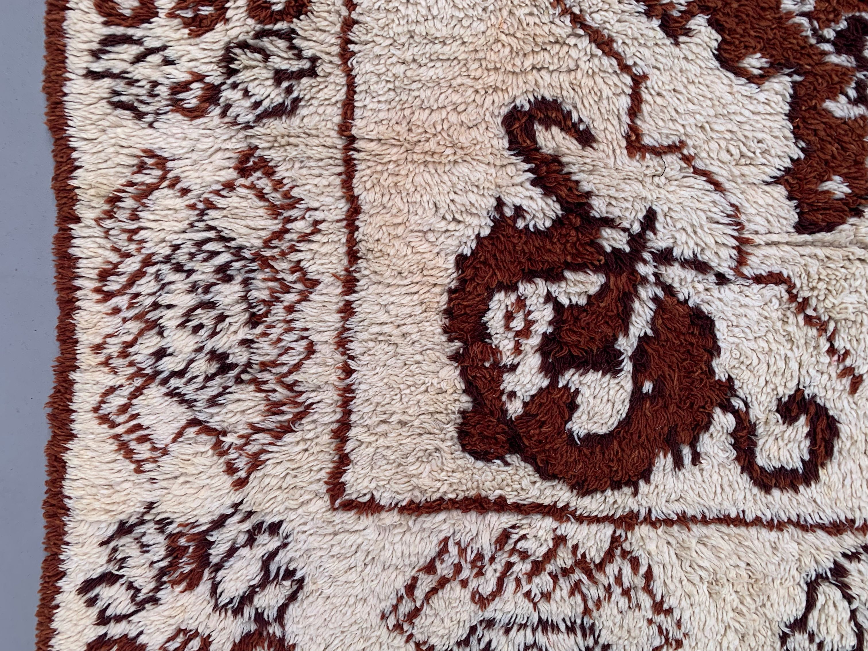 Vintage moroccan Beni Ourain rug 227x193cm