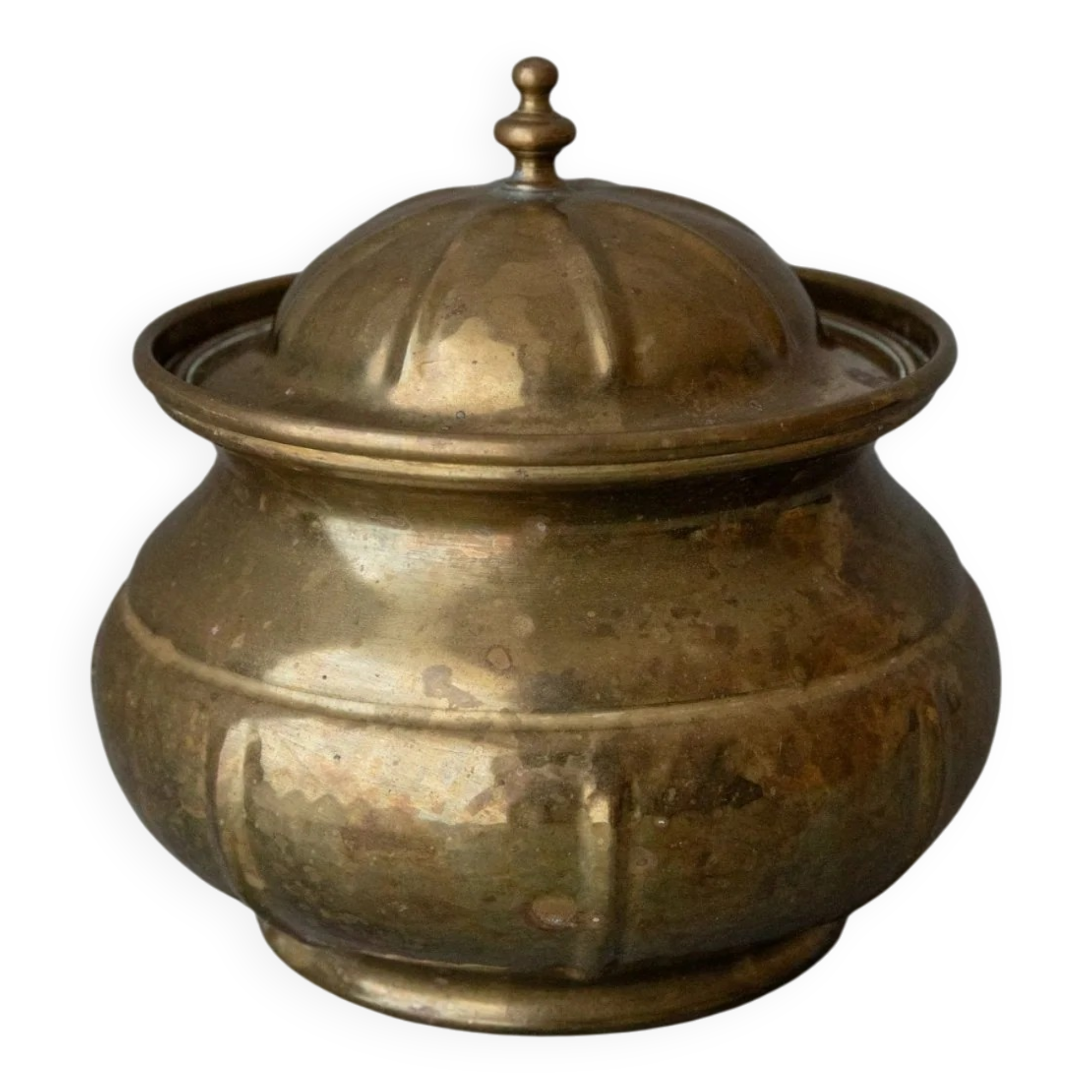 Boîte en laiton doré vintage avec couvercle, fabriquée à la main en Italie (années 1950) – rangement élégant pour des biscuits ou des bijoux.