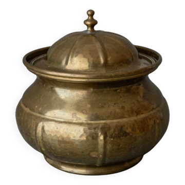 Boîte en laiton doré vintage avec couvercle, fabriquée à la main en Italie (années 1950) – rangement élégant pour des biscuits ou des bijoux.