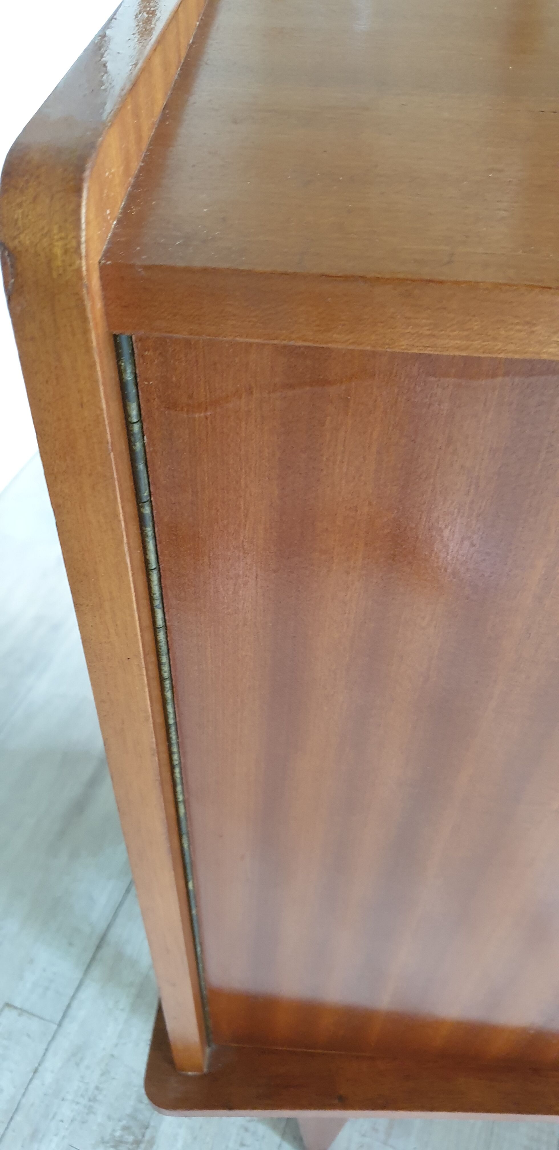 Dresser four drawers, one door