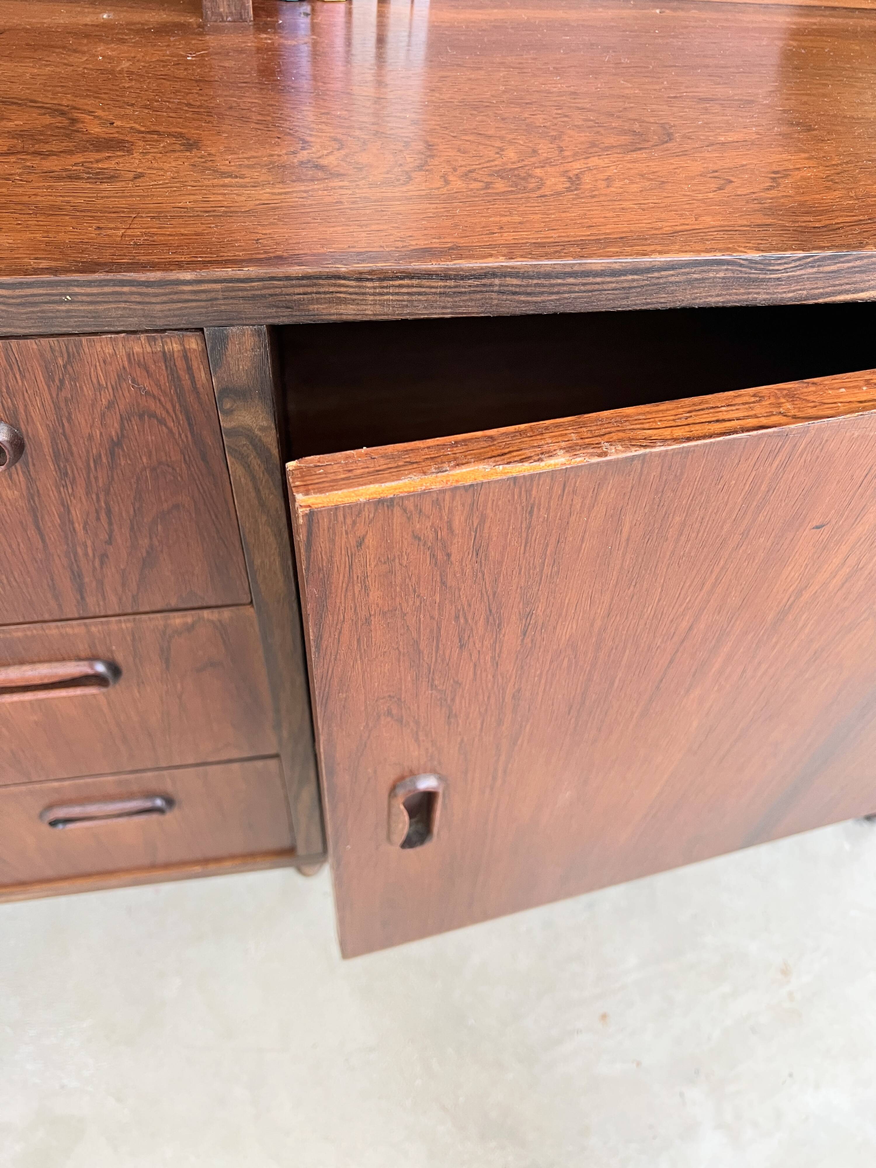 Modular bookshelf and storage unit in rosewood from the 1970s.