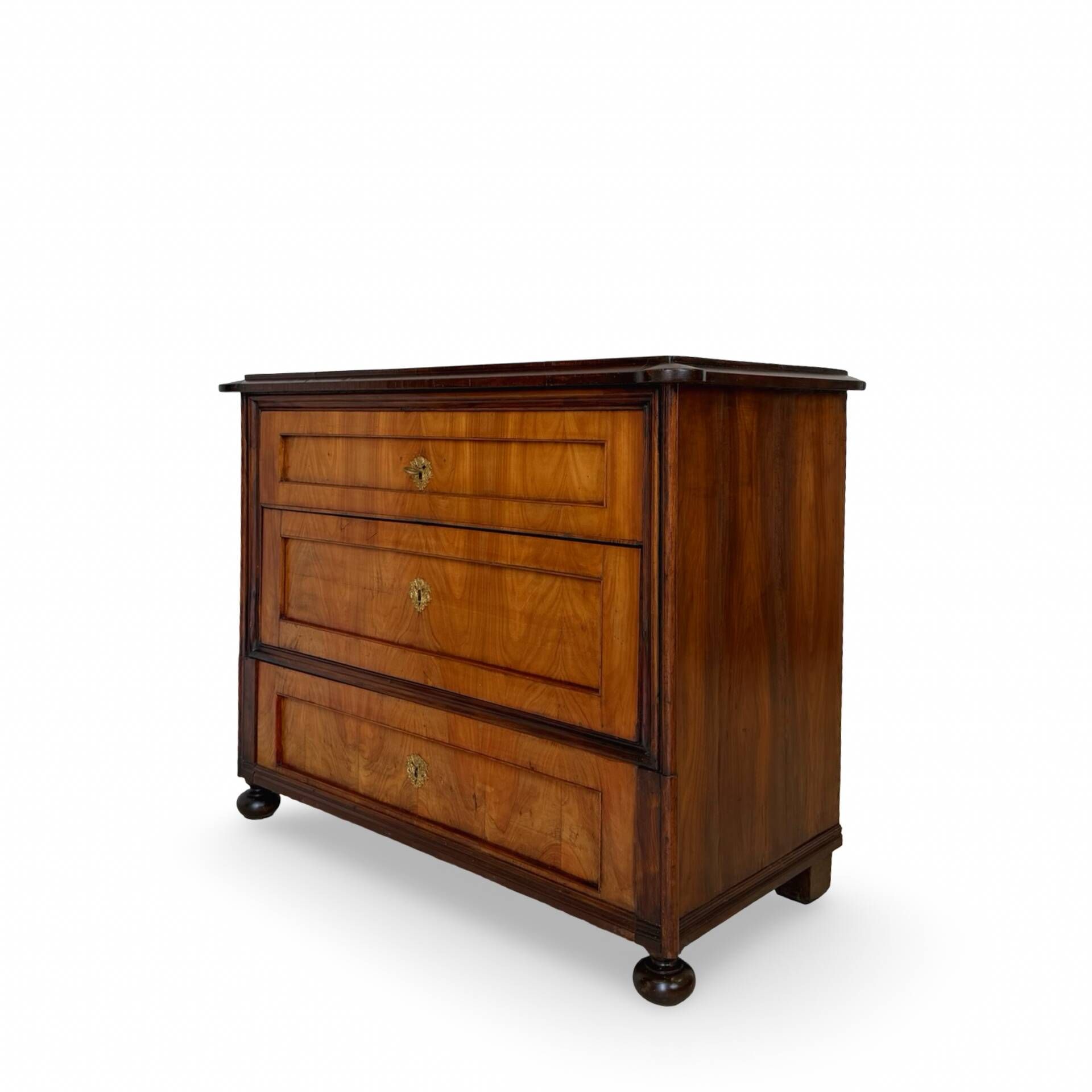 Small Antique walnut and walnut veneered Chest of Drawers – Neoclassic