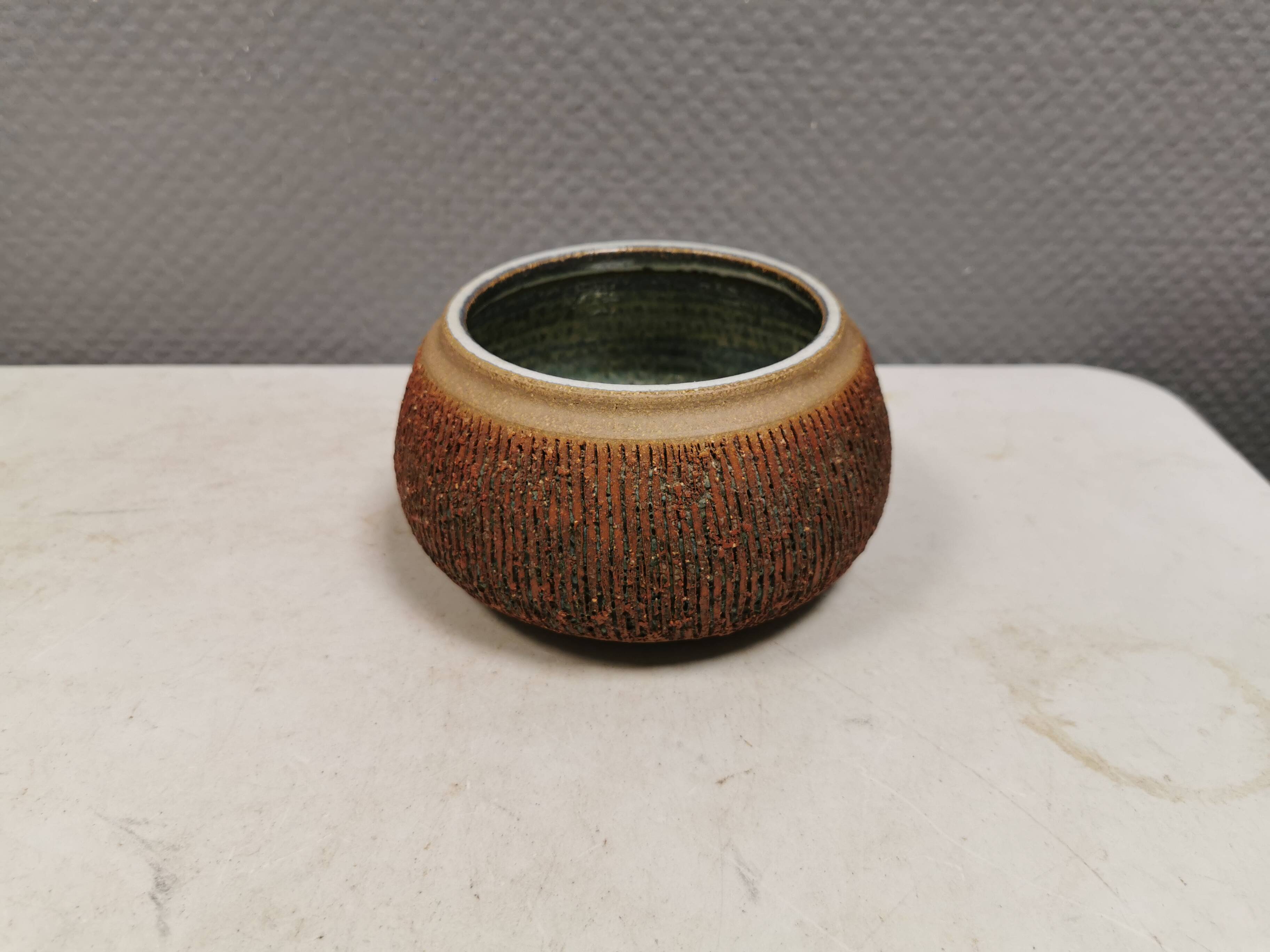 Ceramic bowl designed by Einar Johansen for Søholm Denmark in the 1960s.