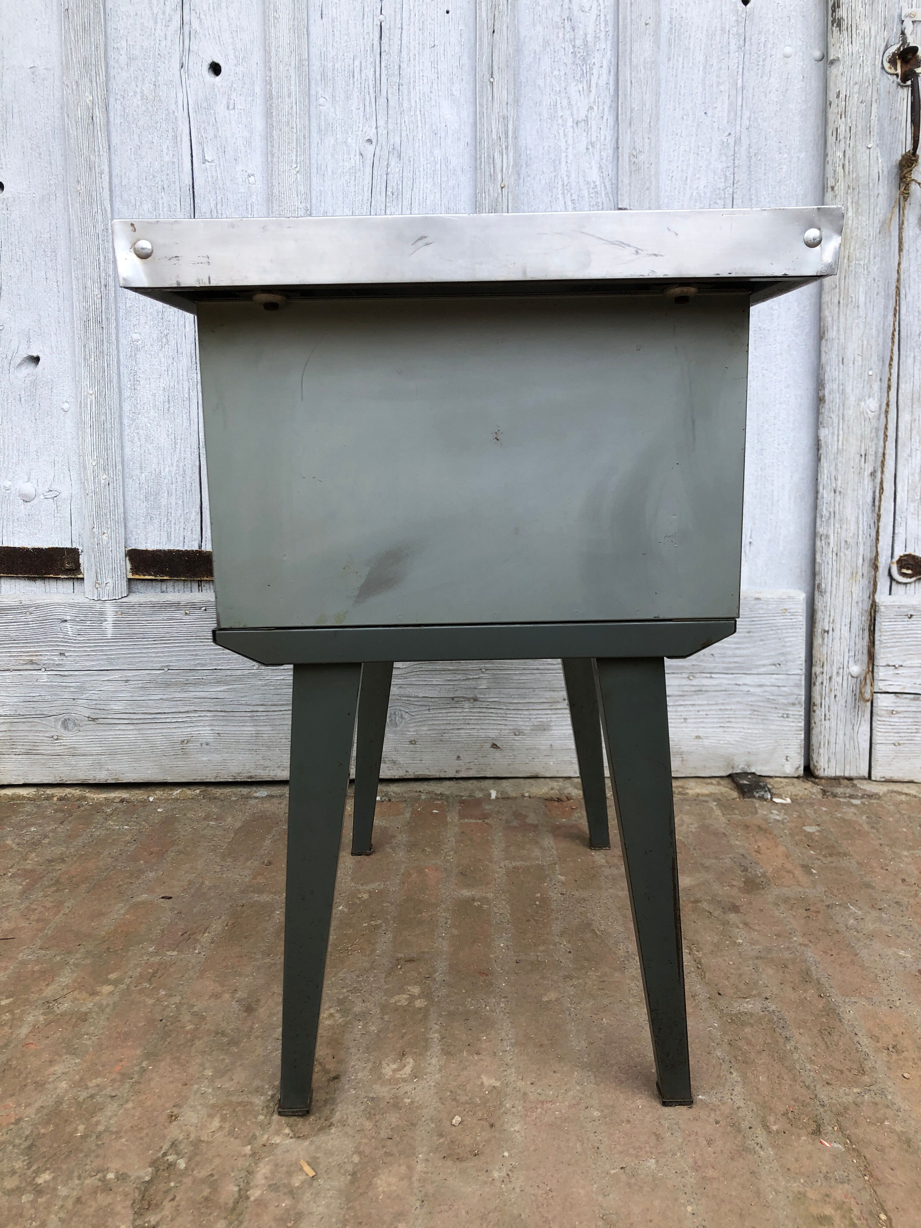 Green Strafor Office