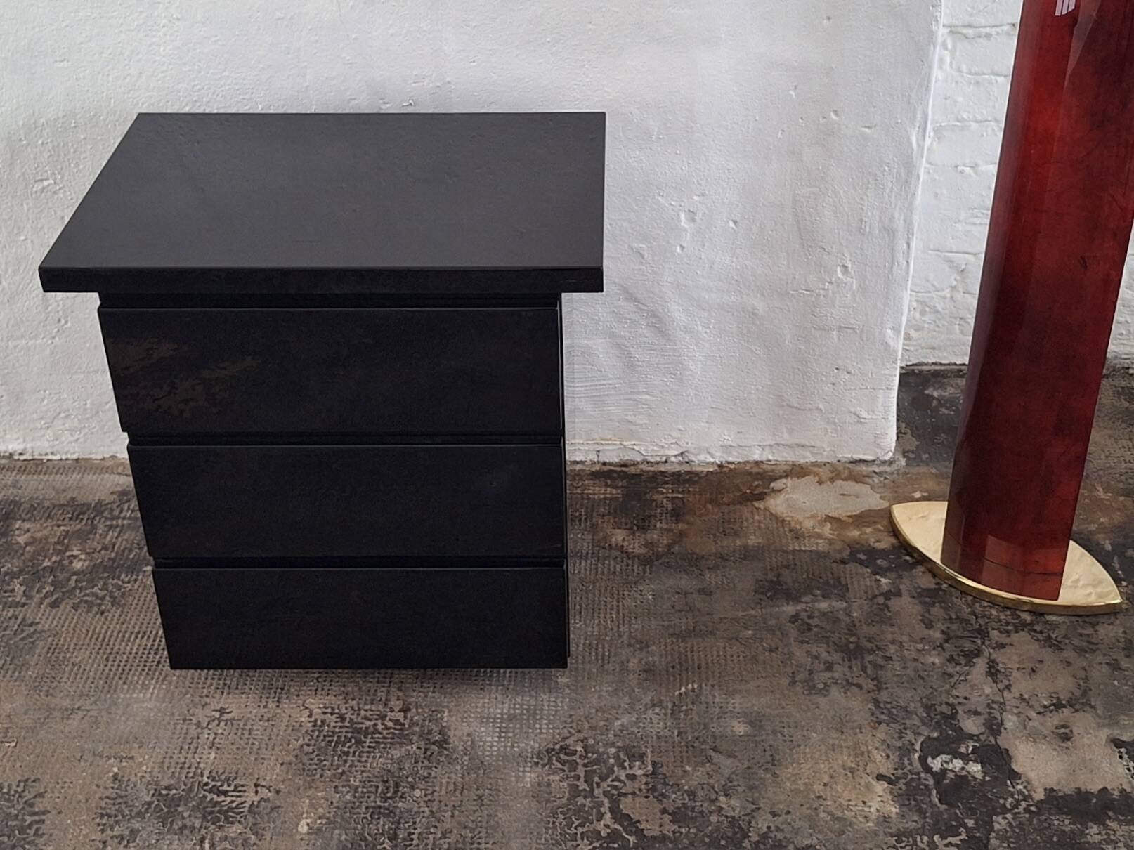 Commode en laque de David Lange Roche Bobois, signée, années 1970.