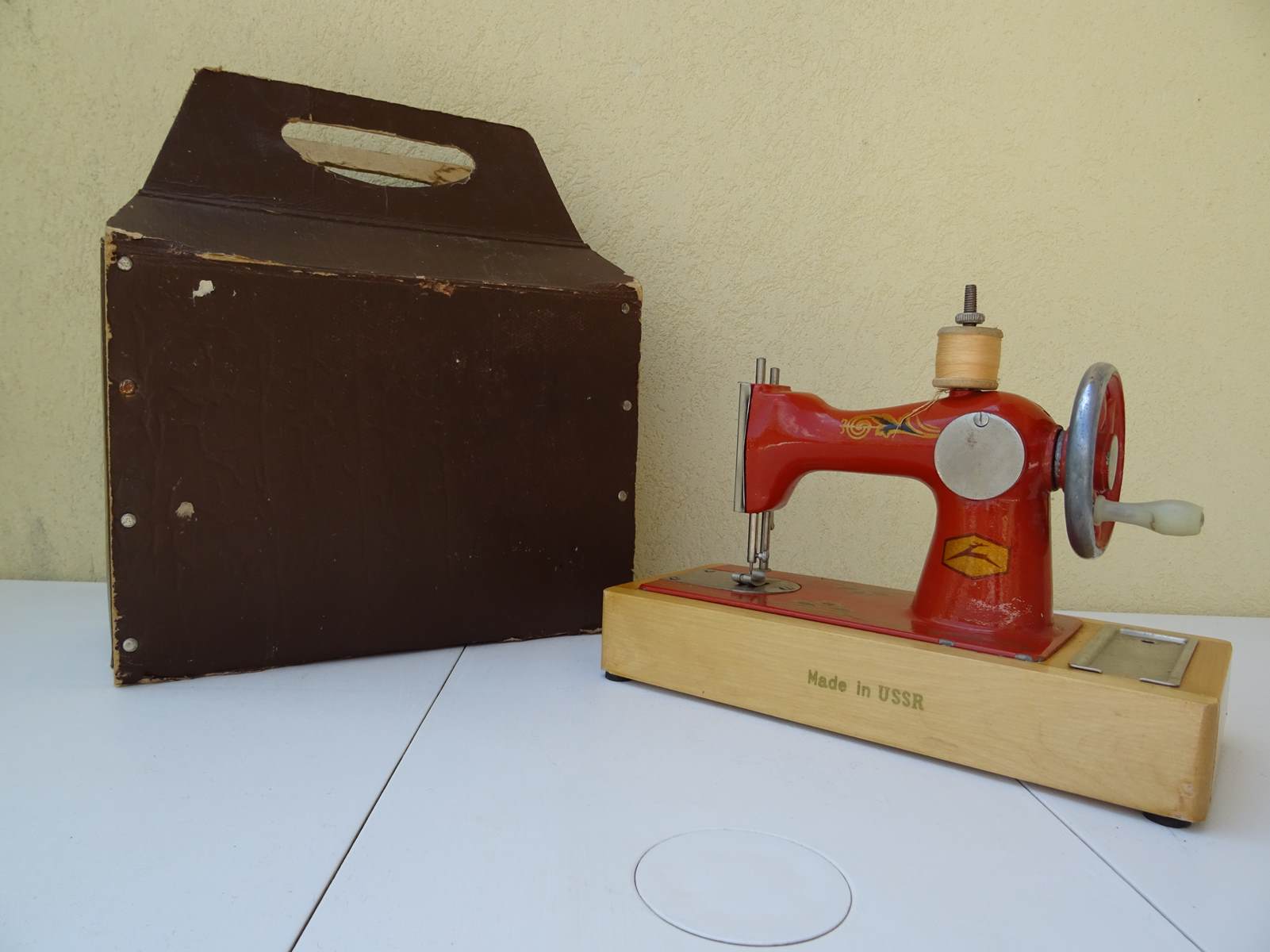 Metal sewing machine "orsha" ussr vintage soviet urrs