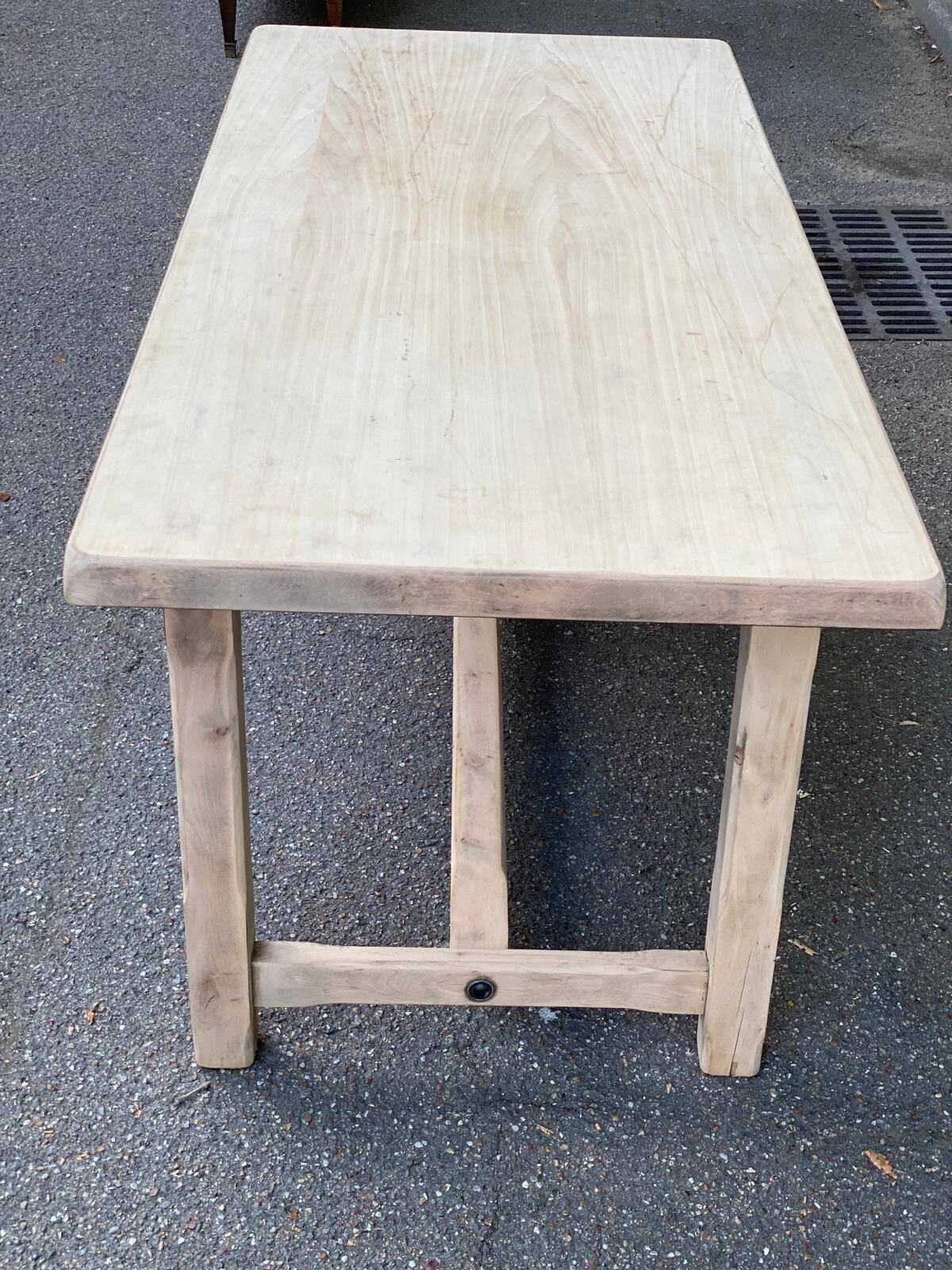 Table à manger de ferme rénovée en bois brut du XXème 180cm