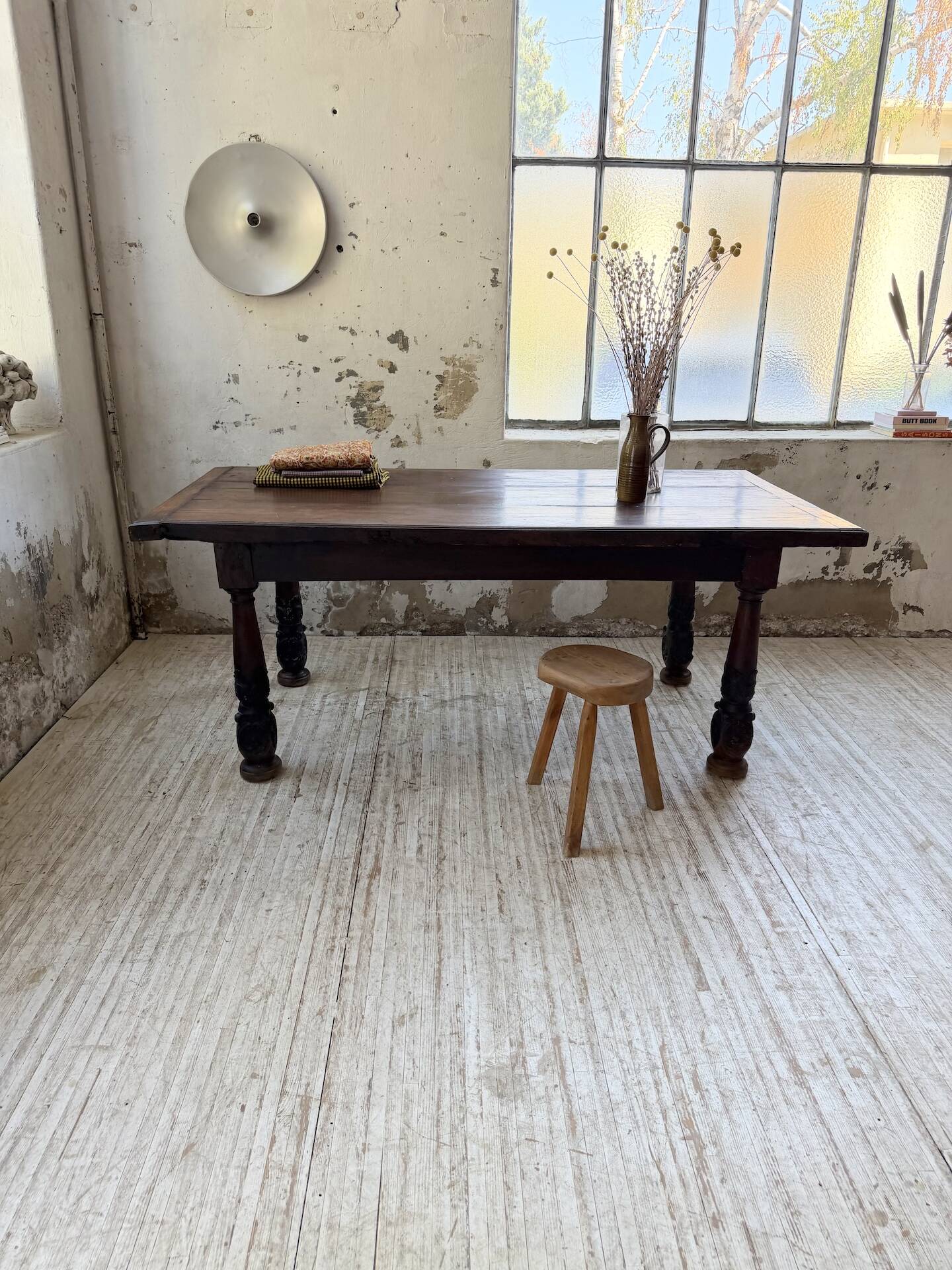 19th-century castle table, carved solid oak, 190cm.