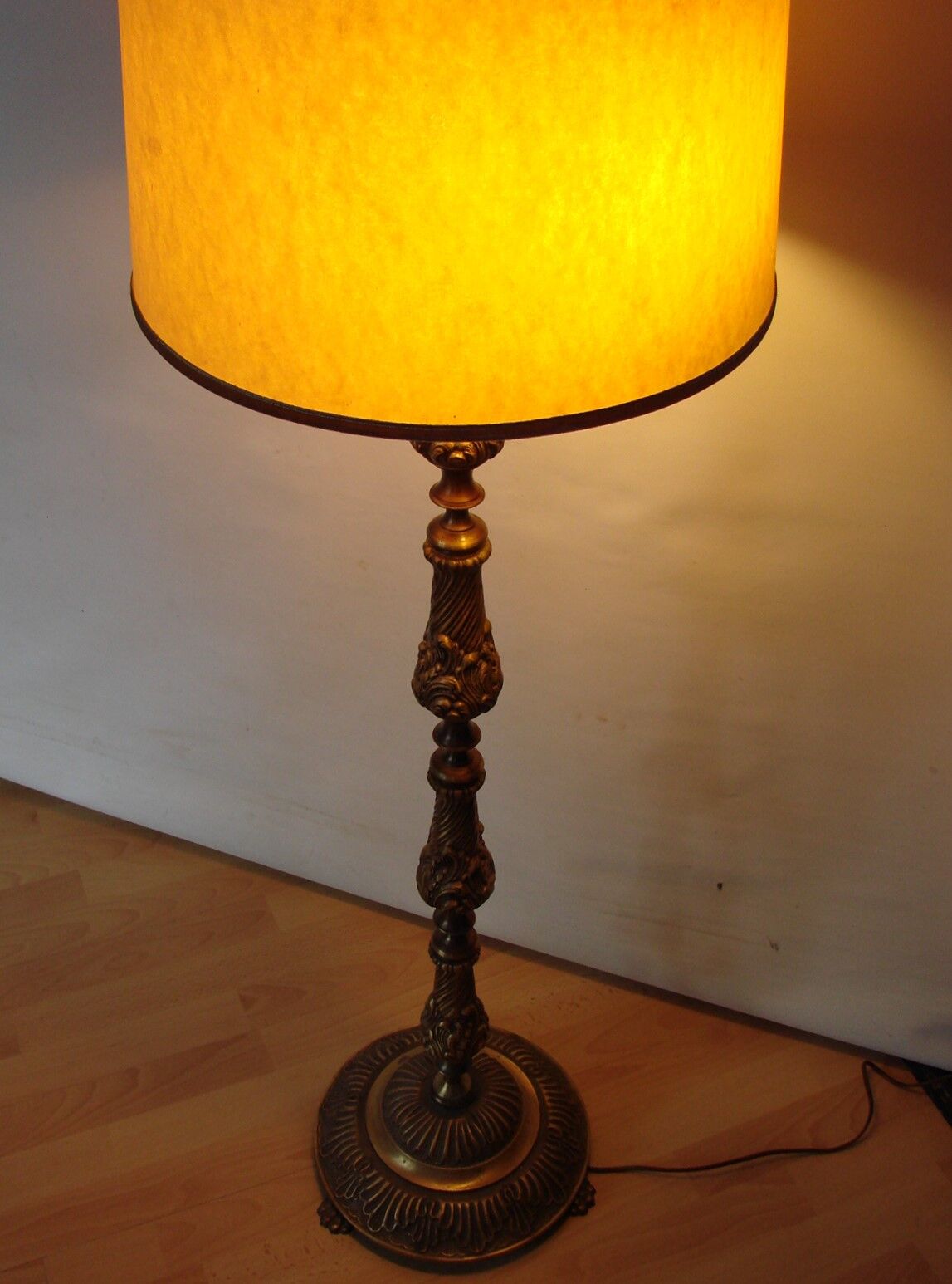 Lampadaire en laiton, années 50