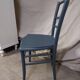 Chaise en bois bleu foncé