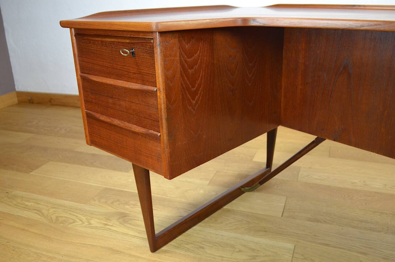 Boomerang desk by Peter Lovig Nielsen 1950/1960