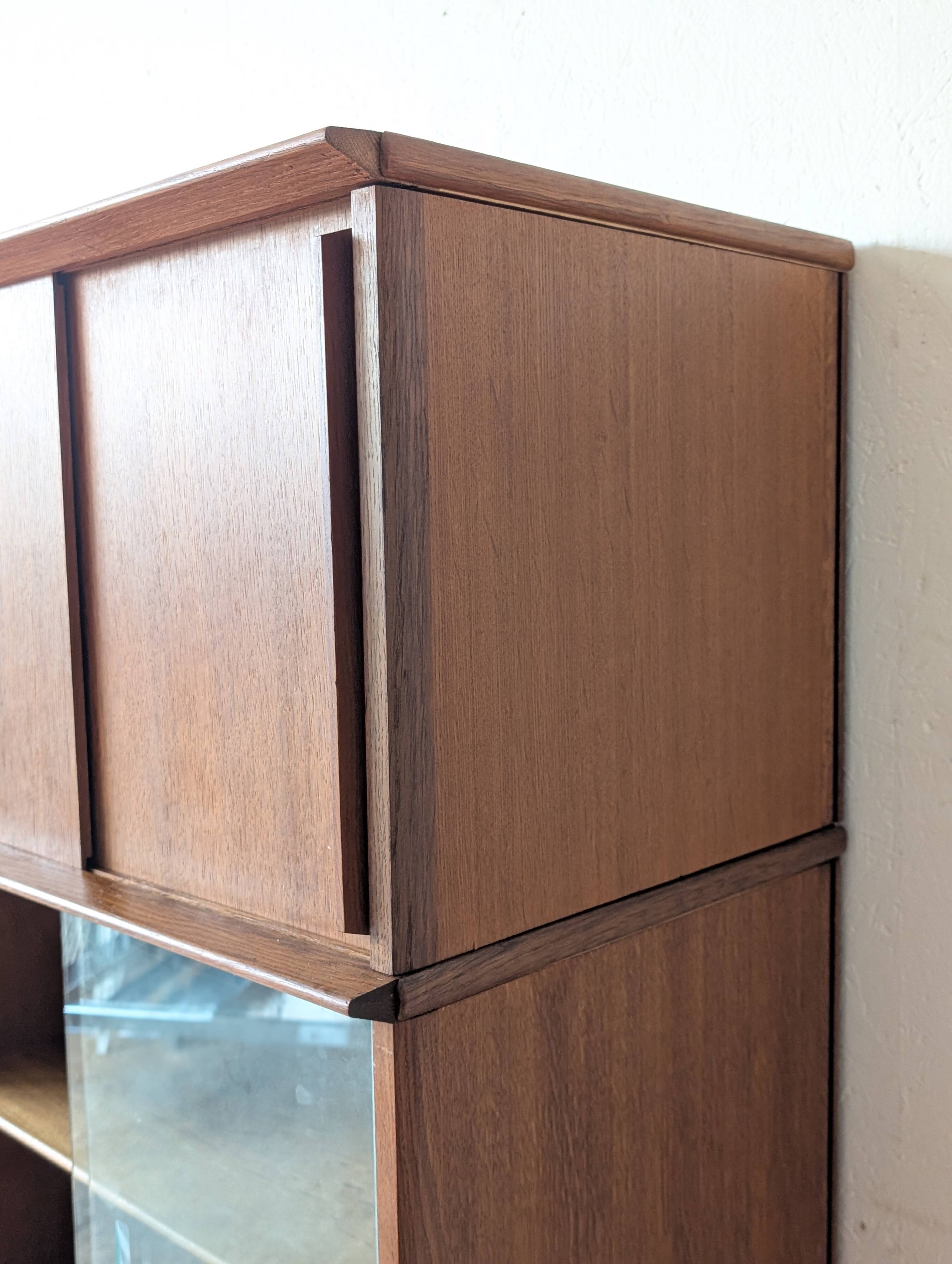 Asymmetrical Oscar furniture from the 60s/70s.