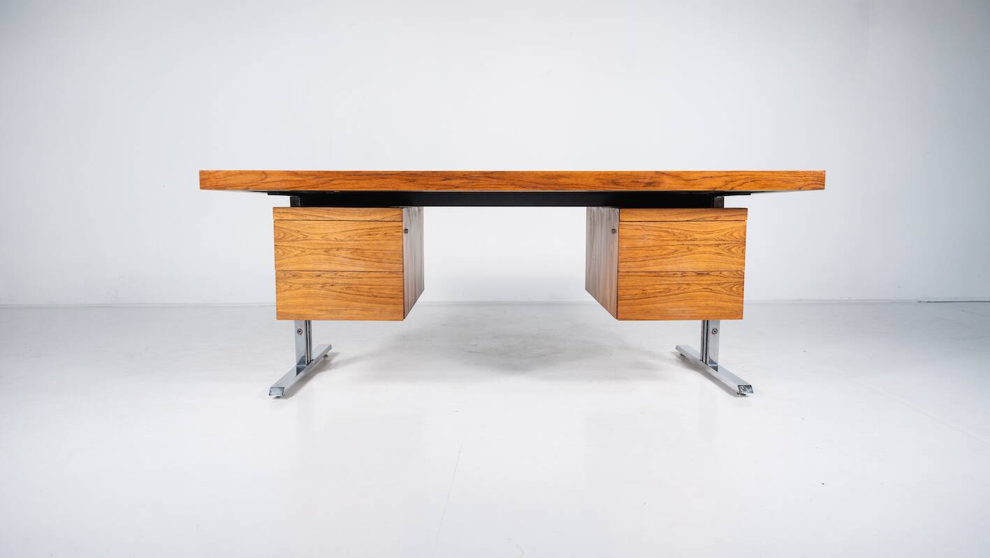 Bureau moderne du milieu du siècle en bois et chrome, Italie, années 1970