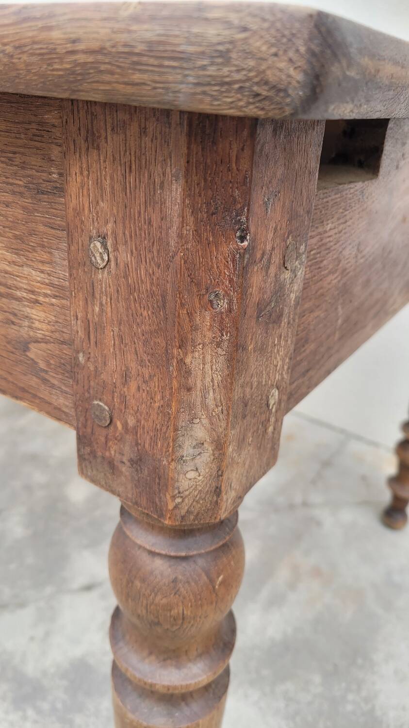 Rustic farm table in solid oak, Louis Philippe legs, 19th century - 1m40