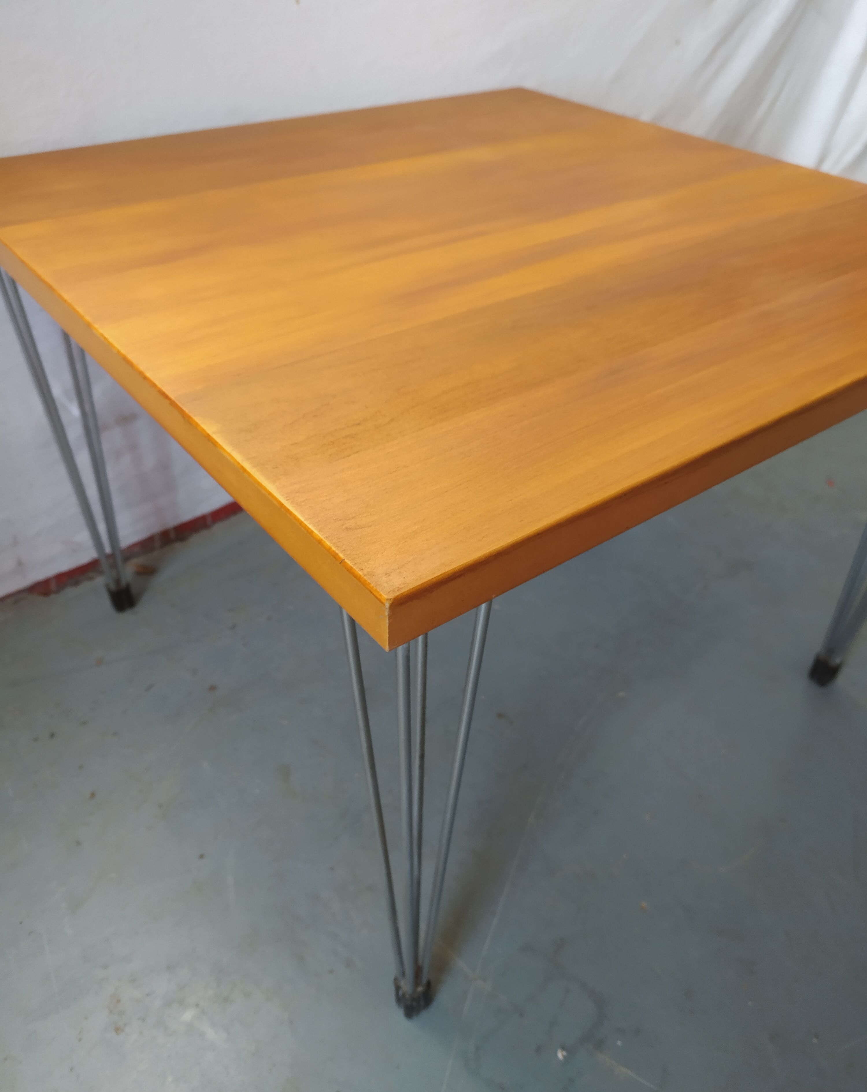 Scandinavian coffee table eiffel feet