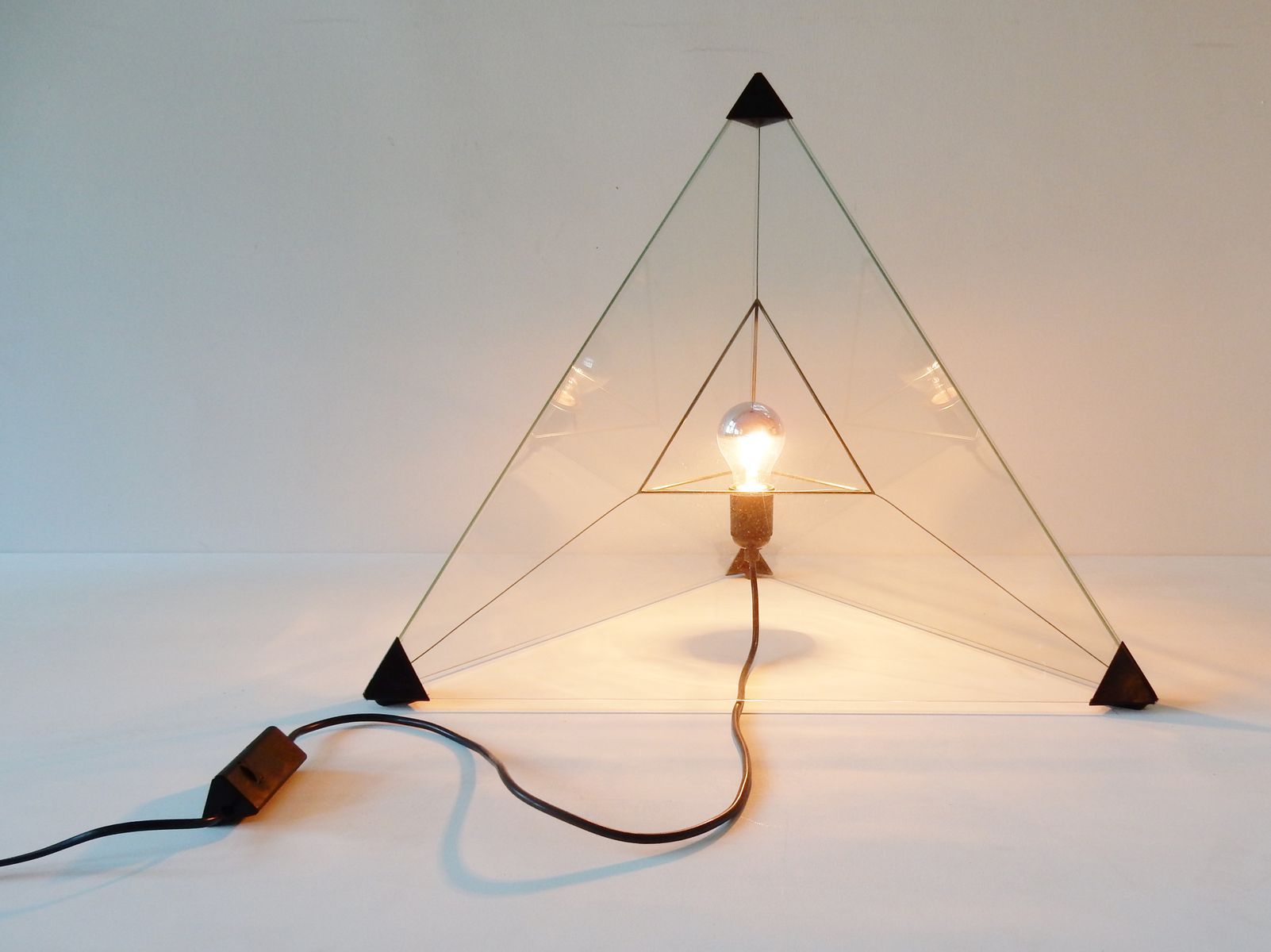 Vintage Tetrahedron table lamp by Frans van Nieuwenborg - Martijn Wegman for Indoor