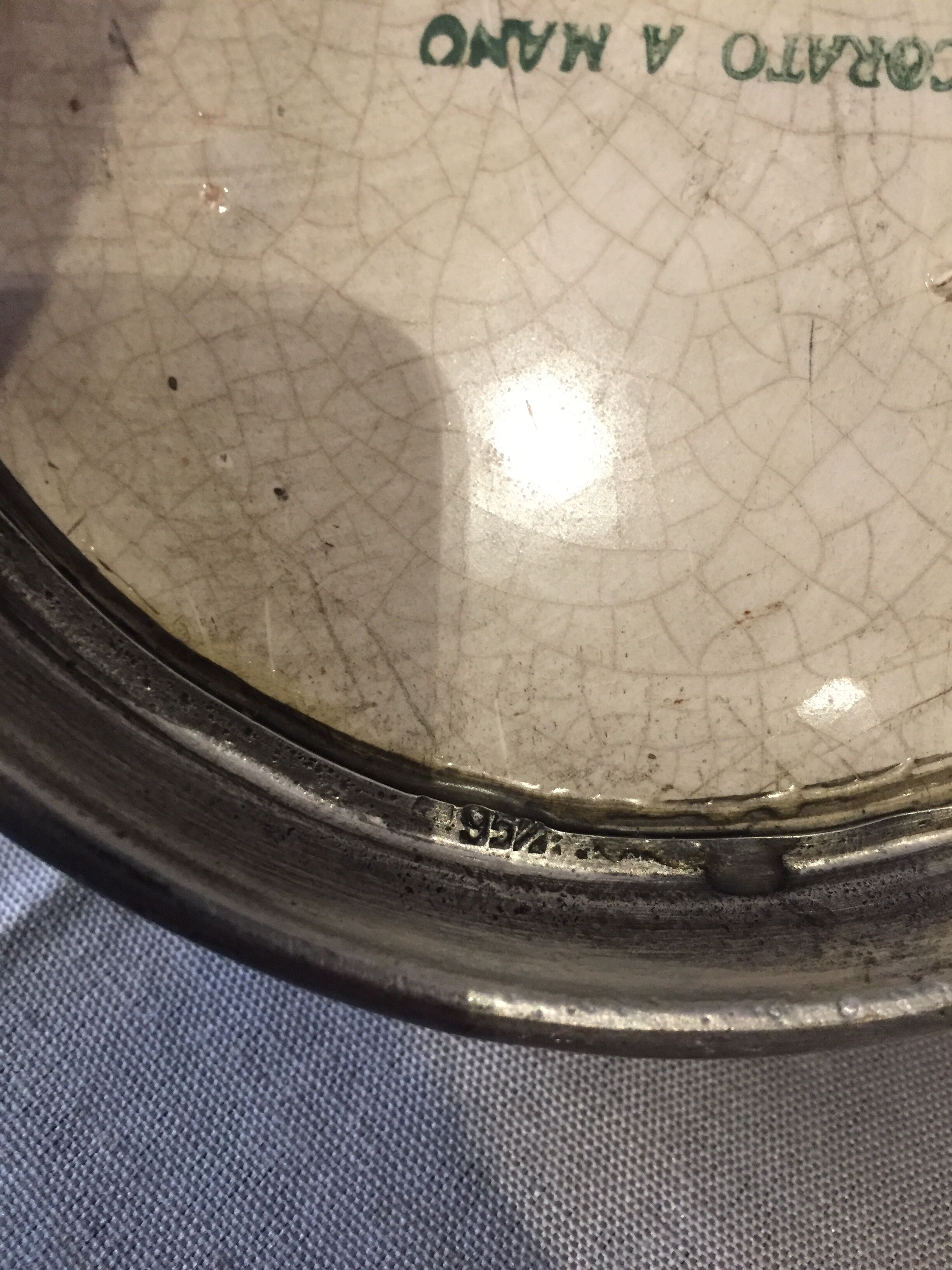 Tinter candy and very decorative porcelain