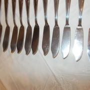 Lot of 12 metal fish cutlery sets.