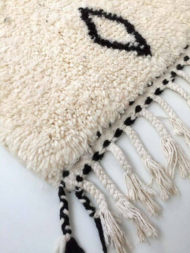 White Moroccan rug decorated size 250cmx150cm