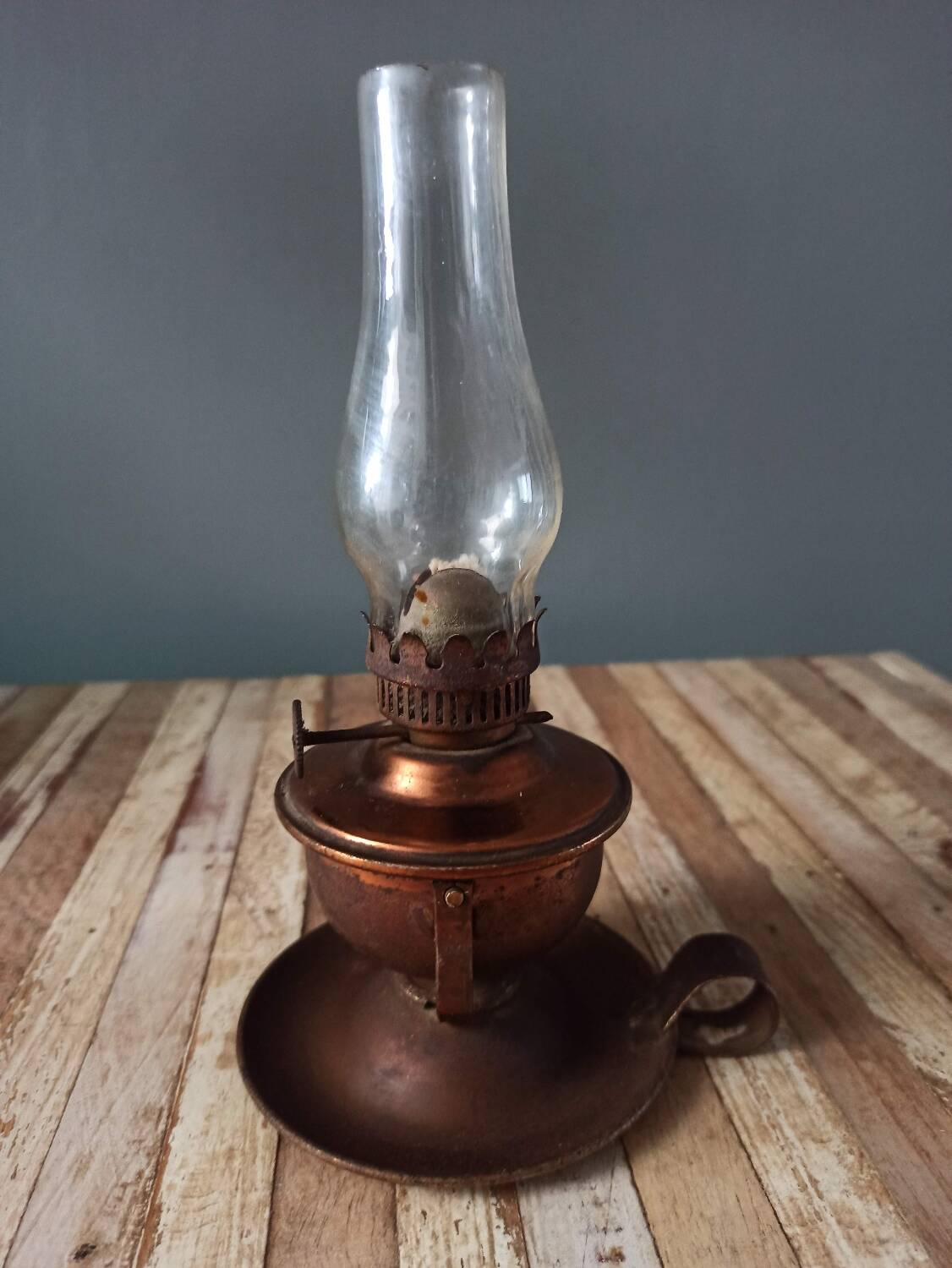 Lampe à pétrole en cuivre rat de cave