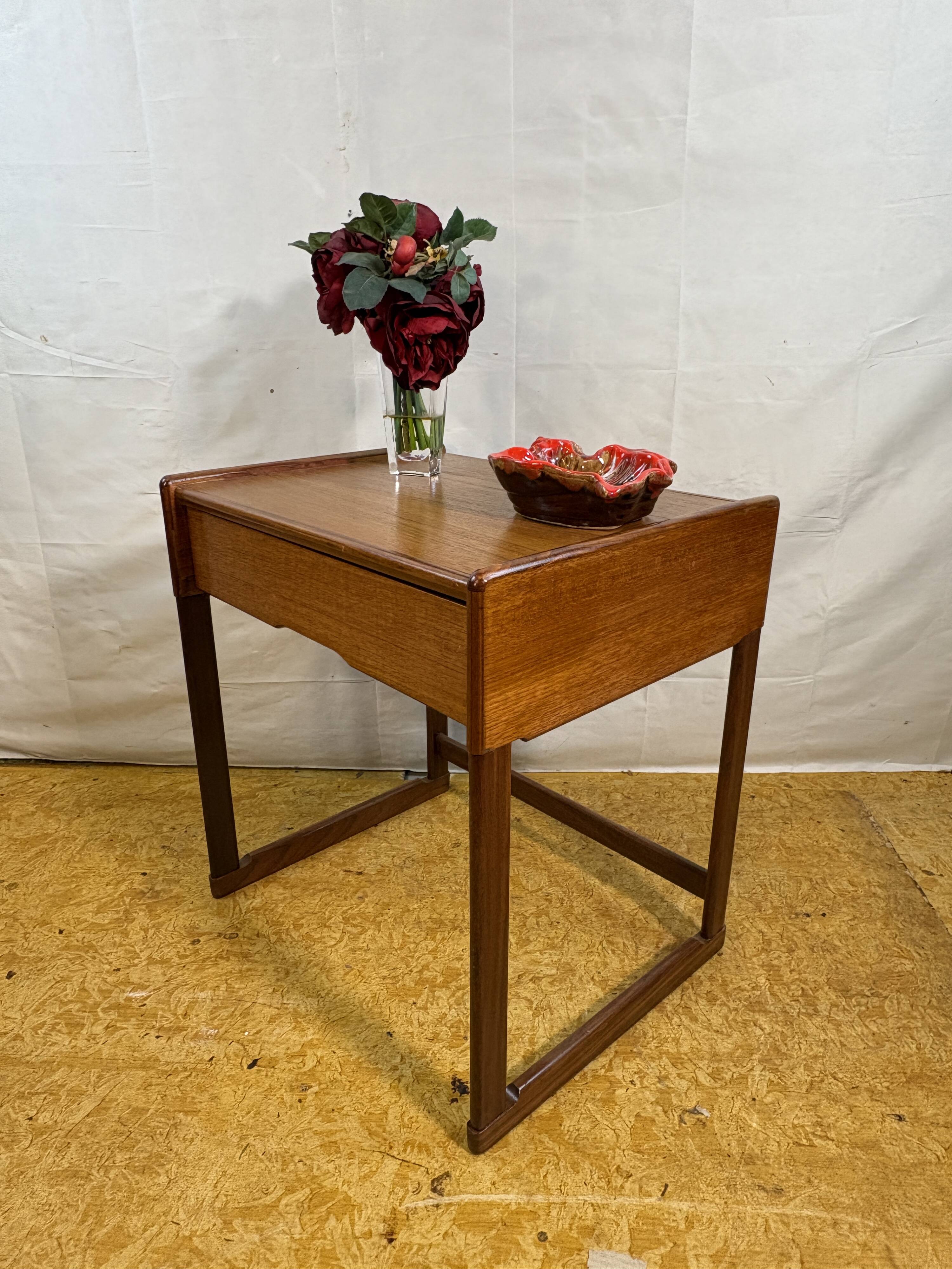 Table d'appoint G Plan en teck vintage – Moderne du milieu du siècle – Années 1960
