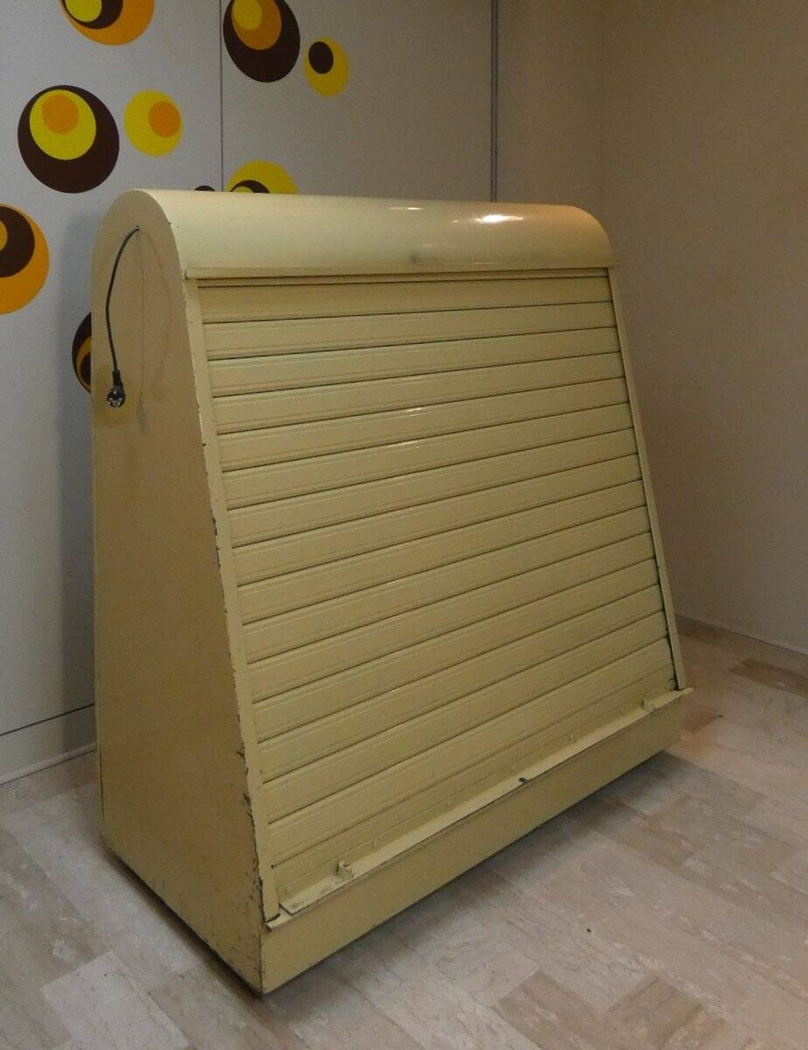 Painted iron display stand, Italy, 1960s.
