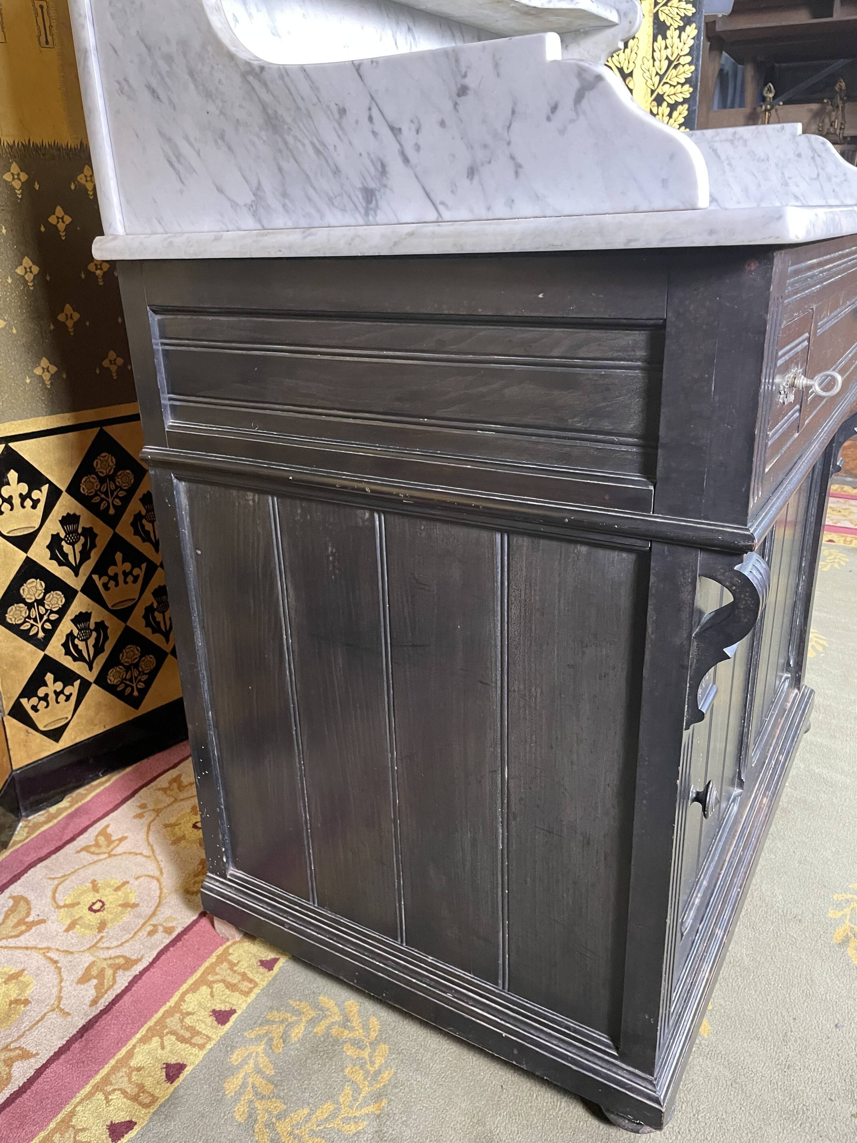 Meuble de toilette à vasque Napoléon III