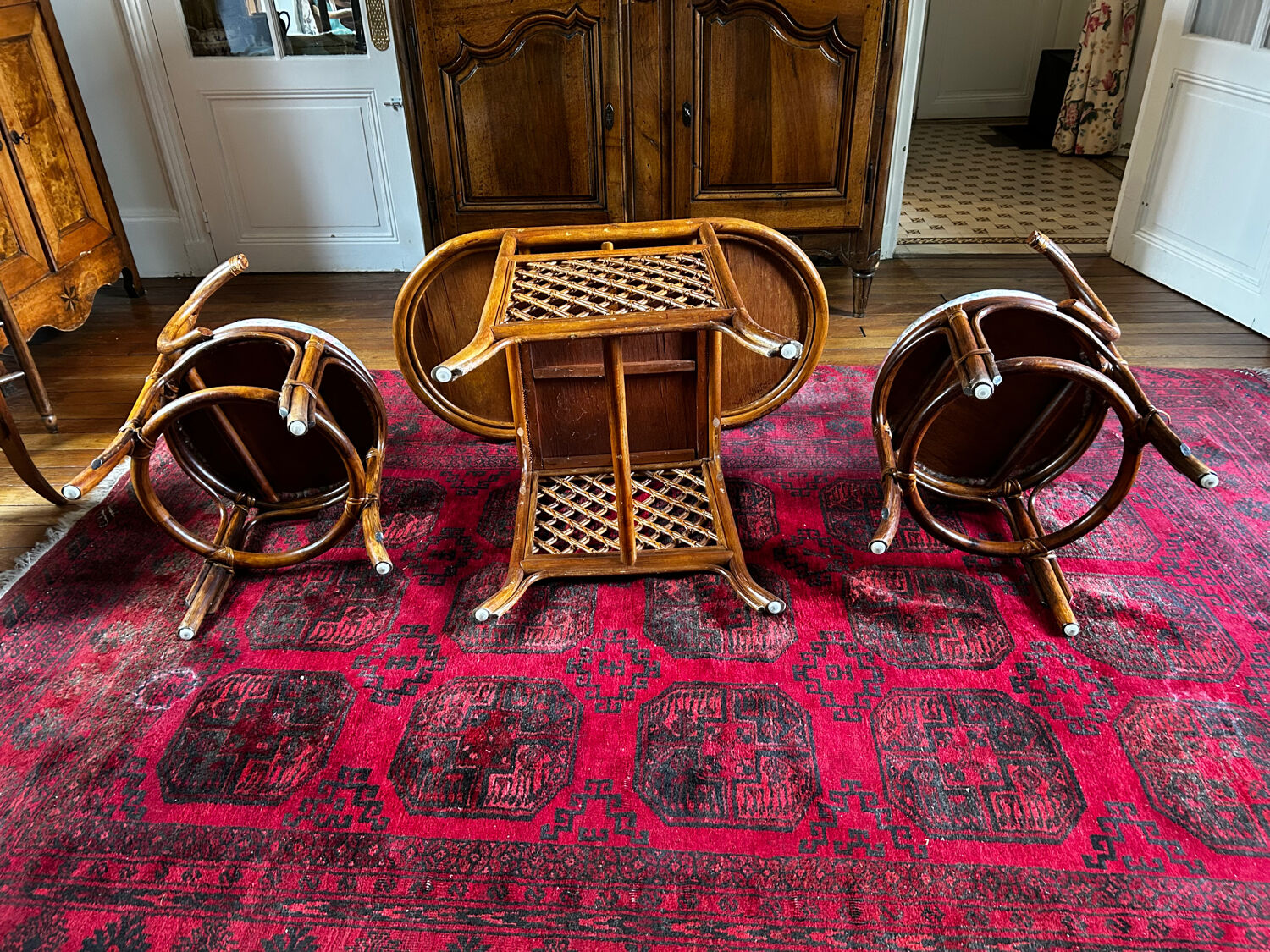 Vintage rattan table and chairs 1970