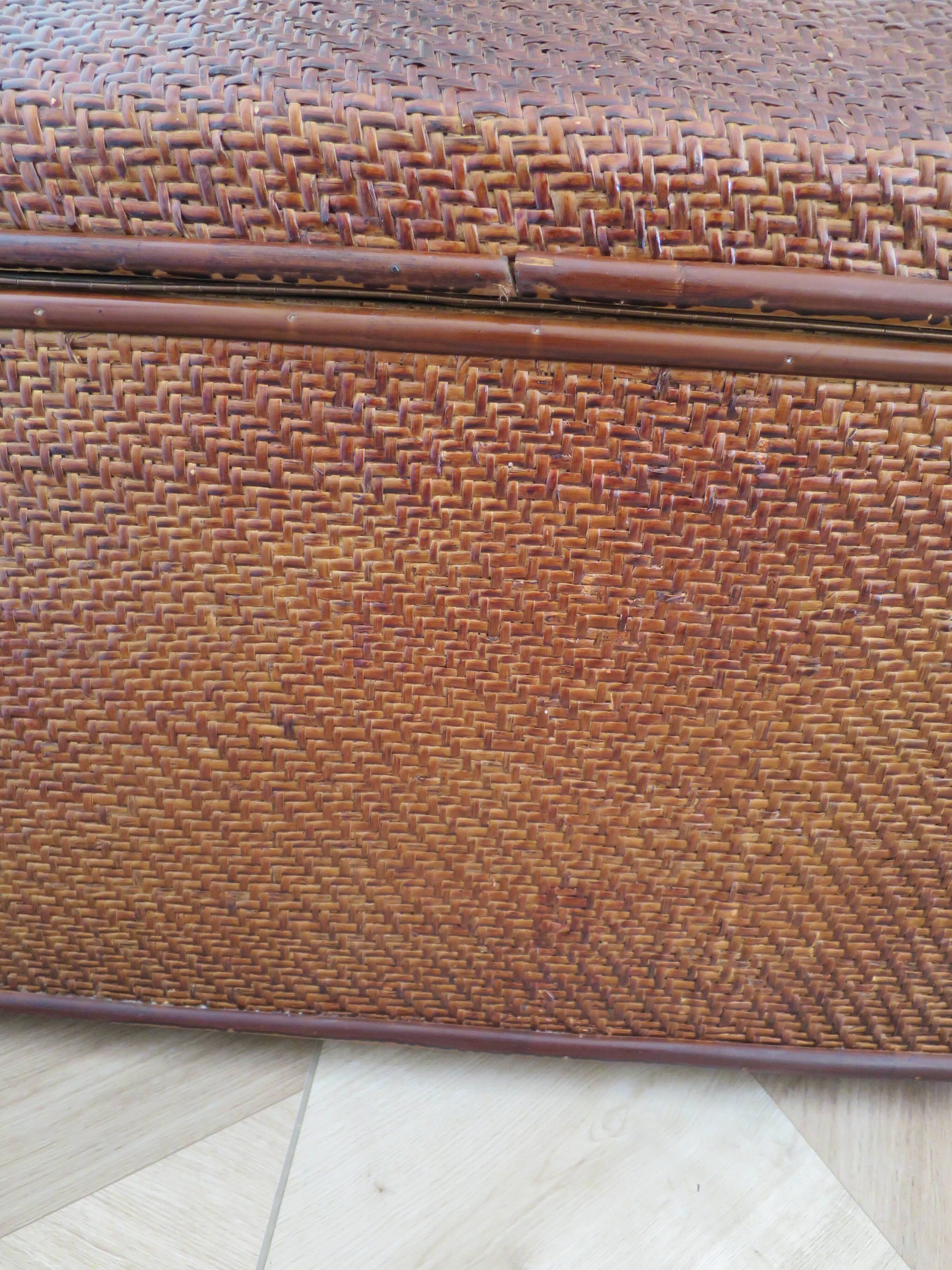 Vintage storage chest - curved - woven rattan - 1970s - mahogany colour