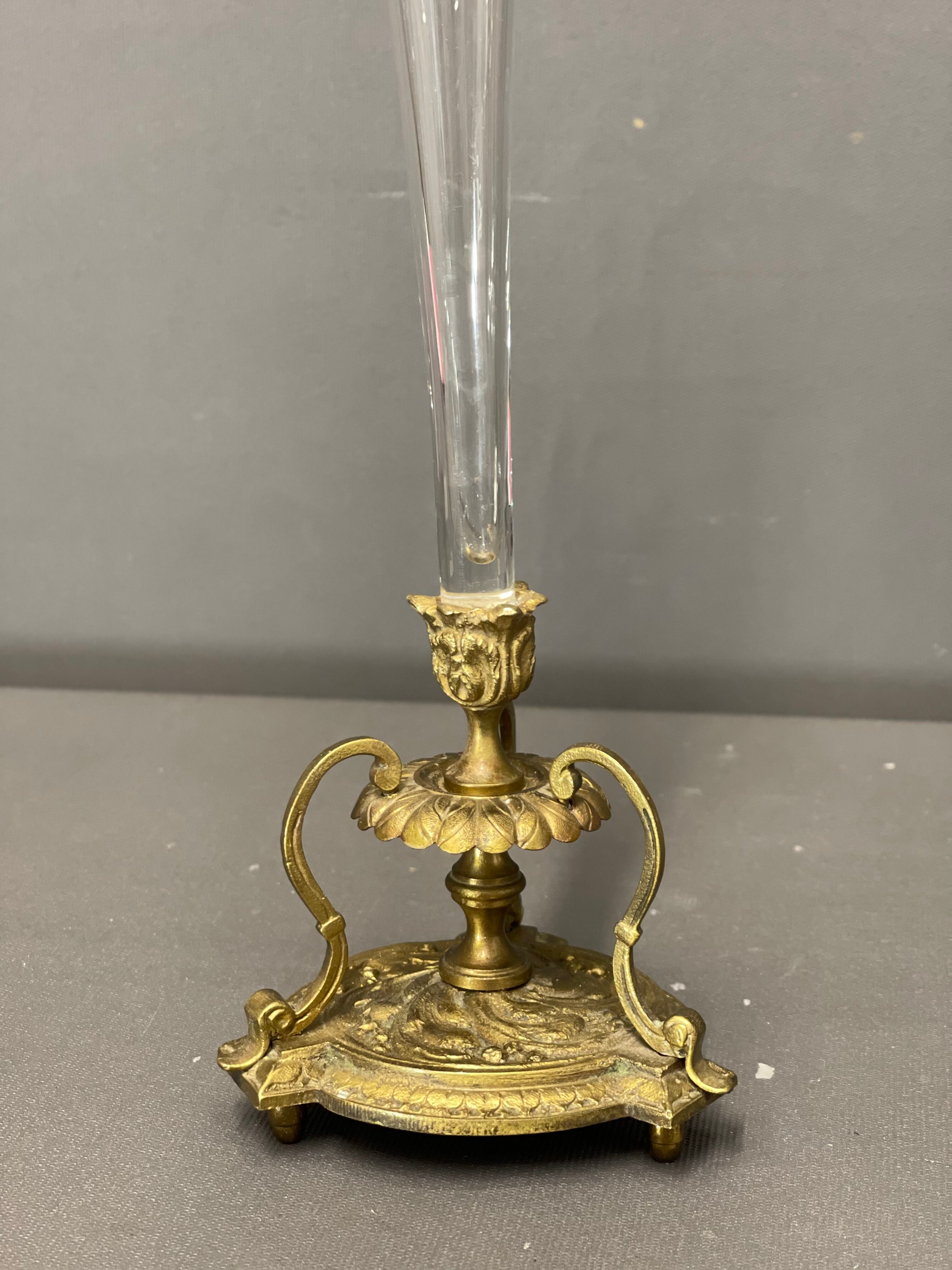 Vase cornet old, soliflore bronze