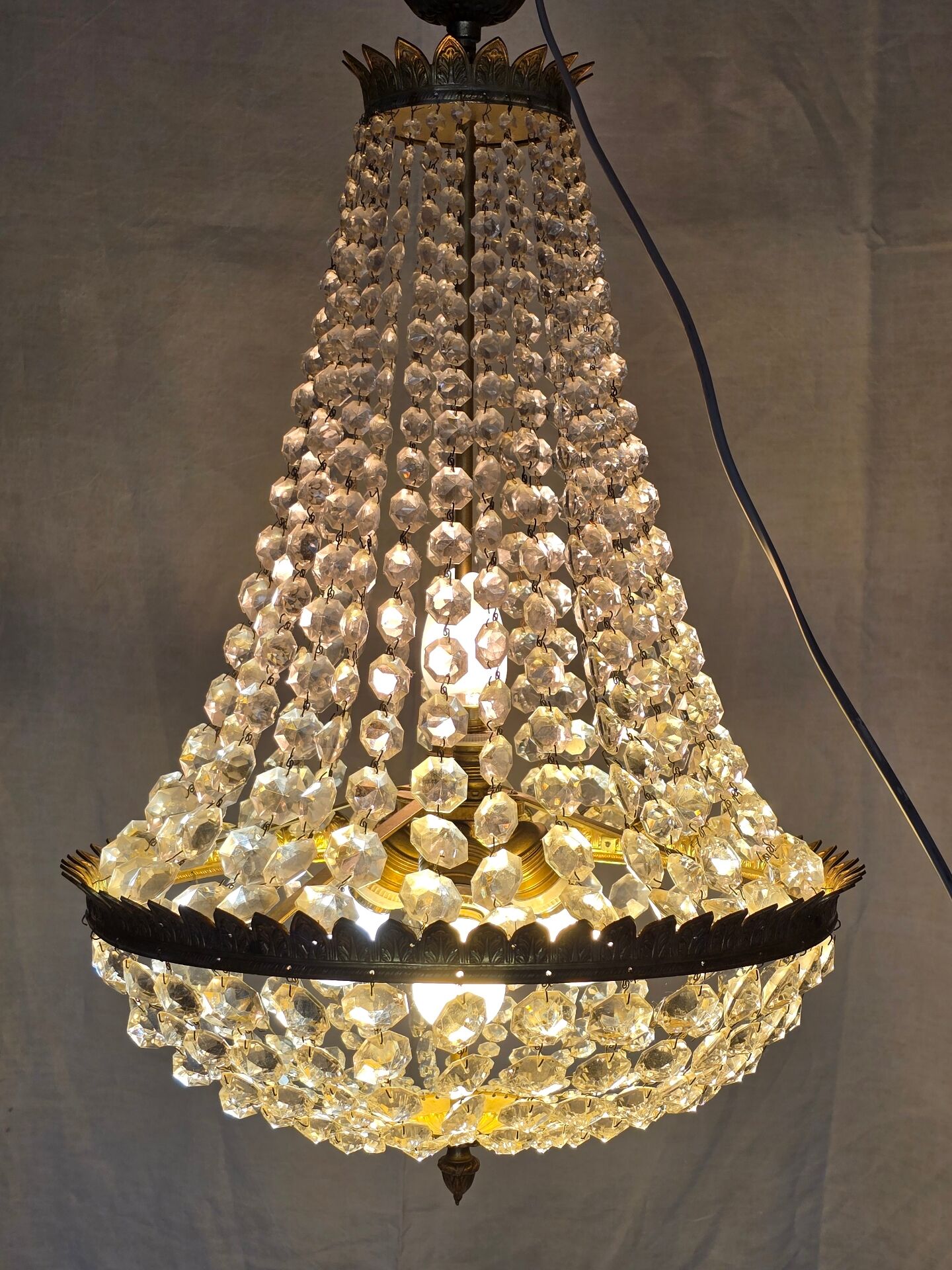 Large balloon chandelier with 5 lights