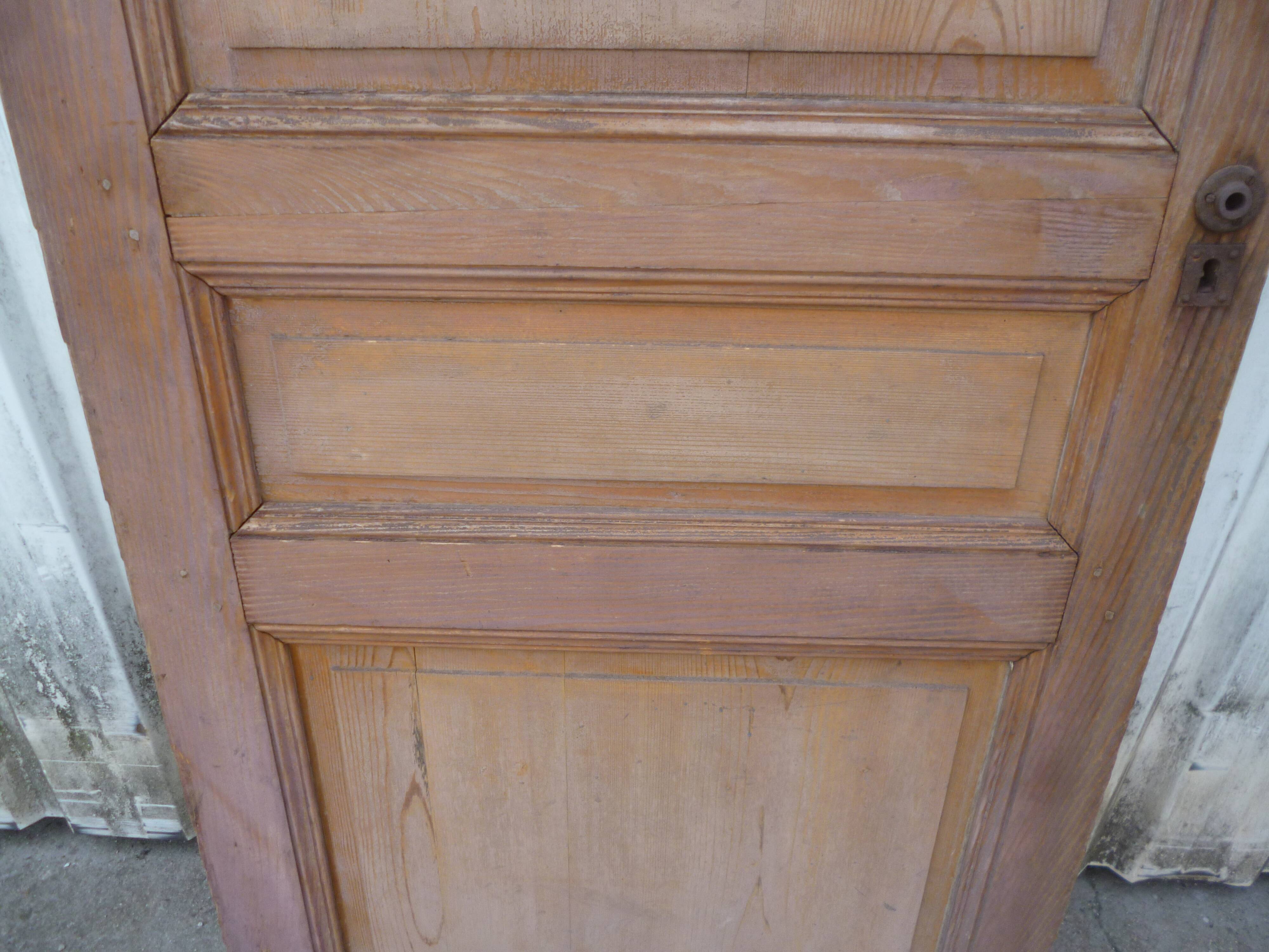 Wooden door old patina