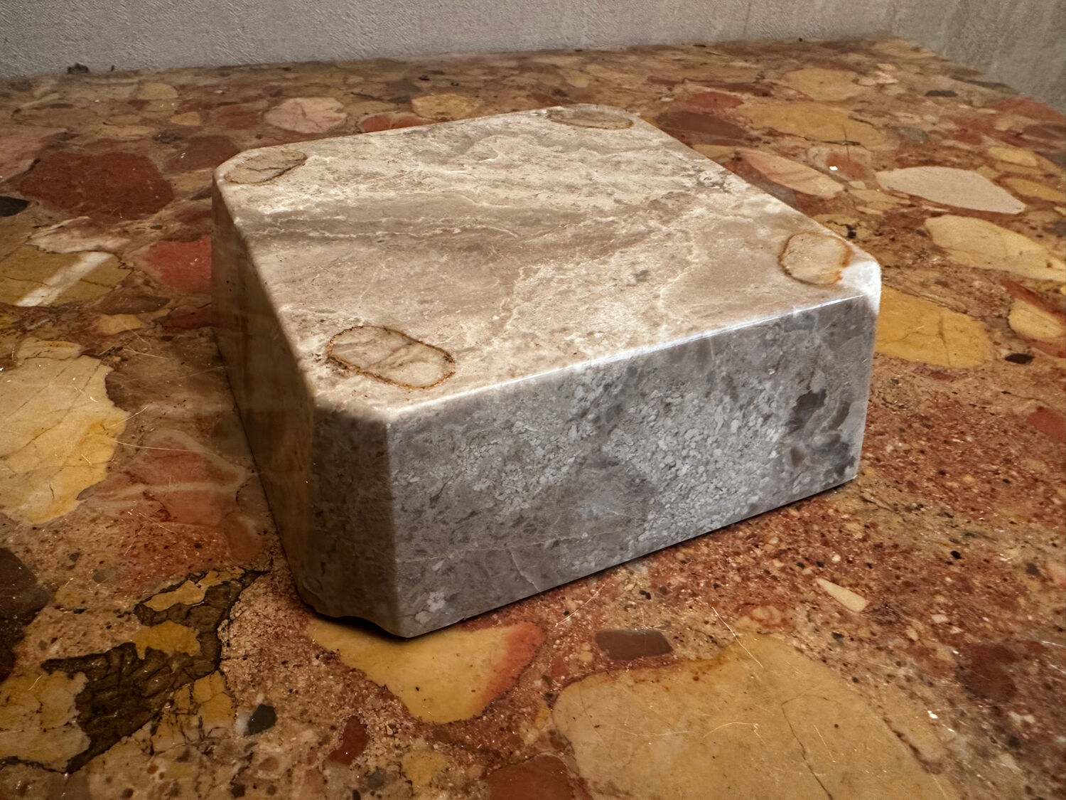 Ashtray, beige marble catch-all.