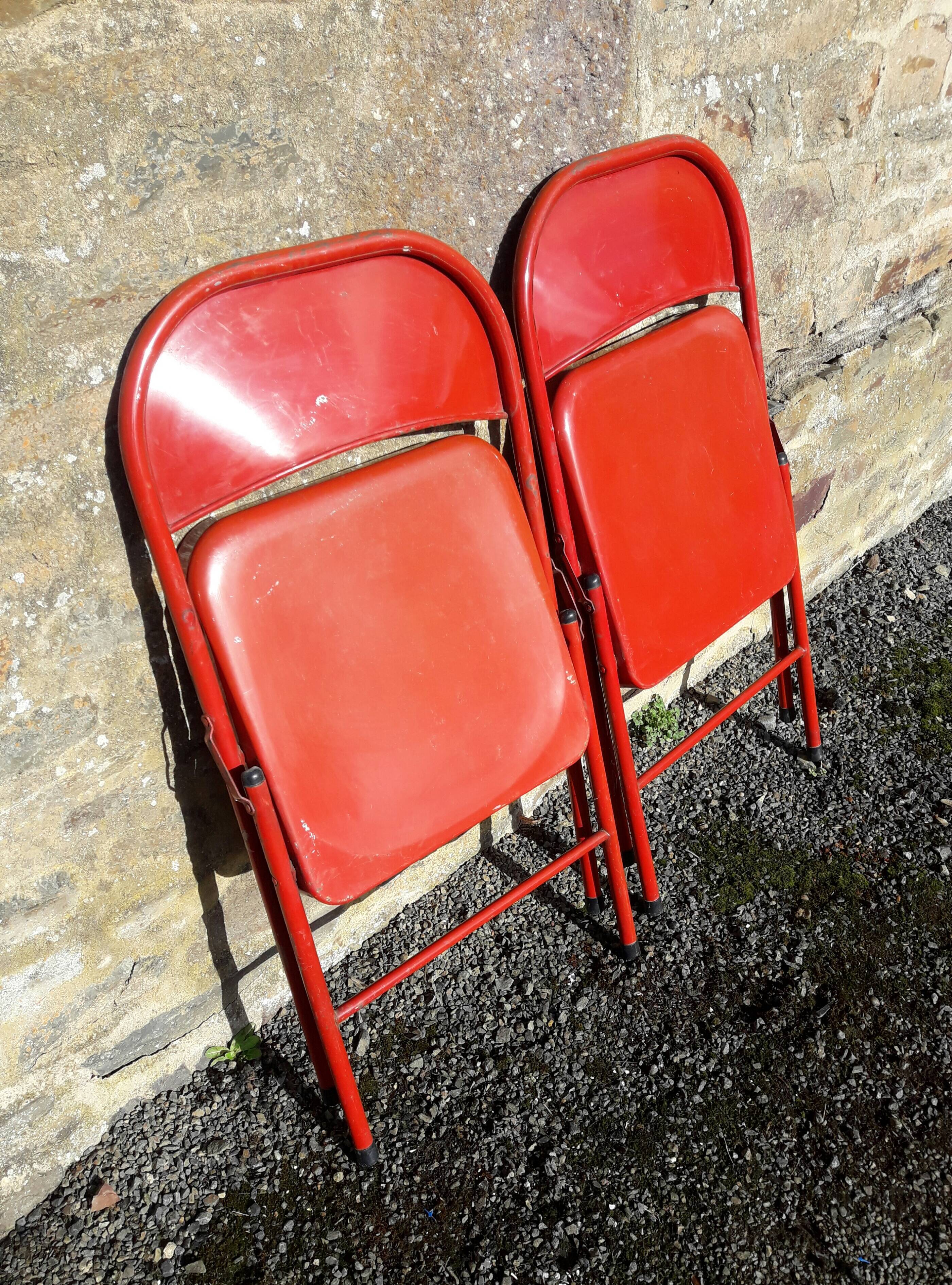 Pair of folding metal chairs 80-90s