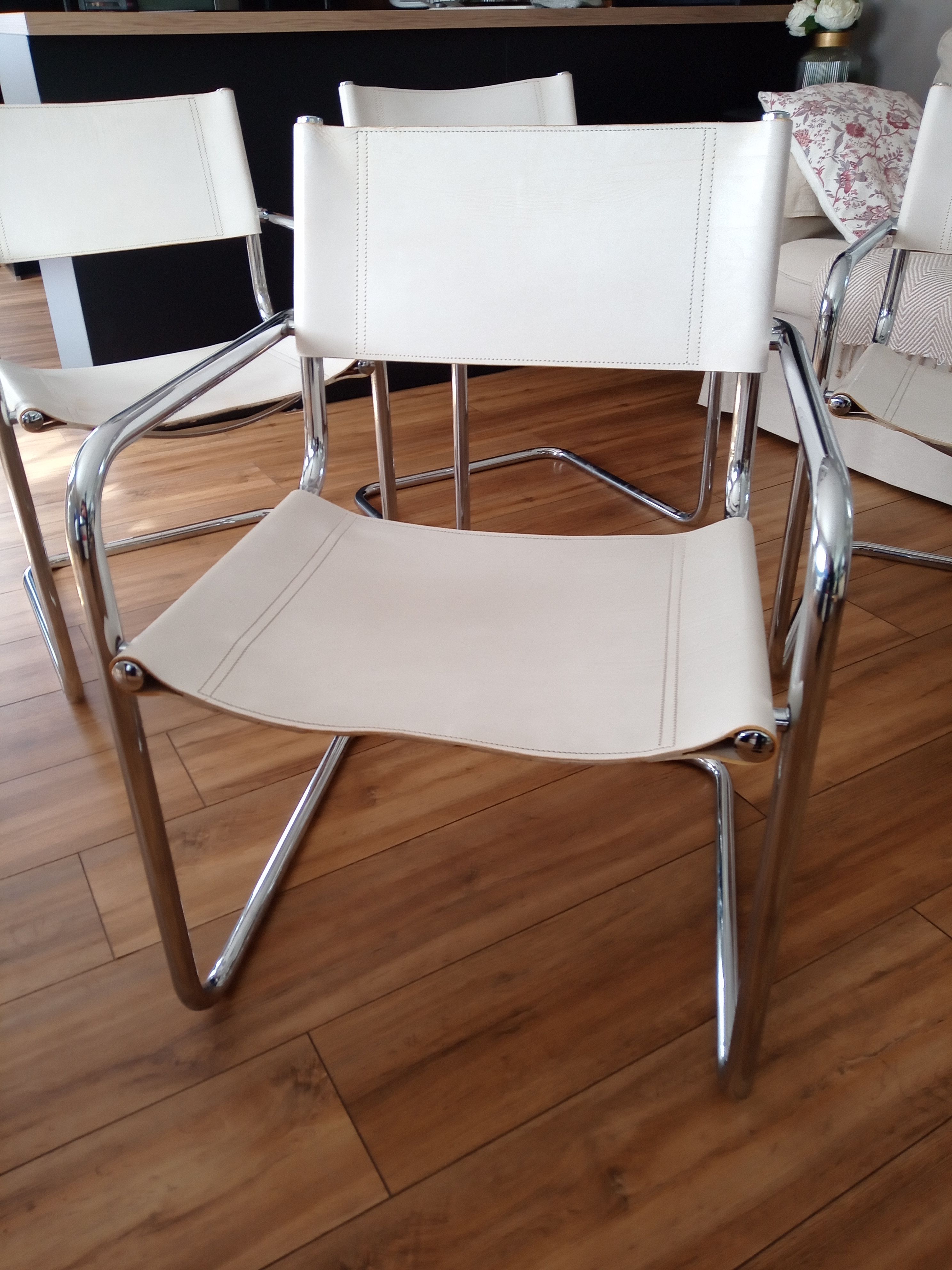 Set of 4 Cantilever Bahaus armchairs in off-white leather, chrome tubular base